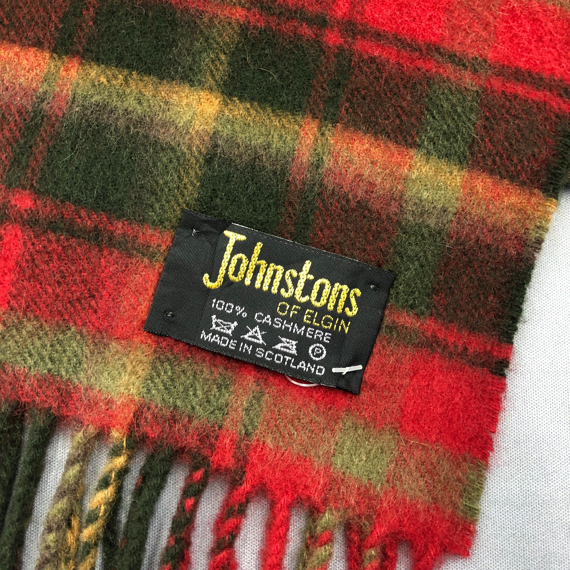 Johnstons Of Elgin Vintage Johnstons of Elgin Scarf Muffler Tartan Wool Scarves Size ONE SIZE - 4 Thumbnail