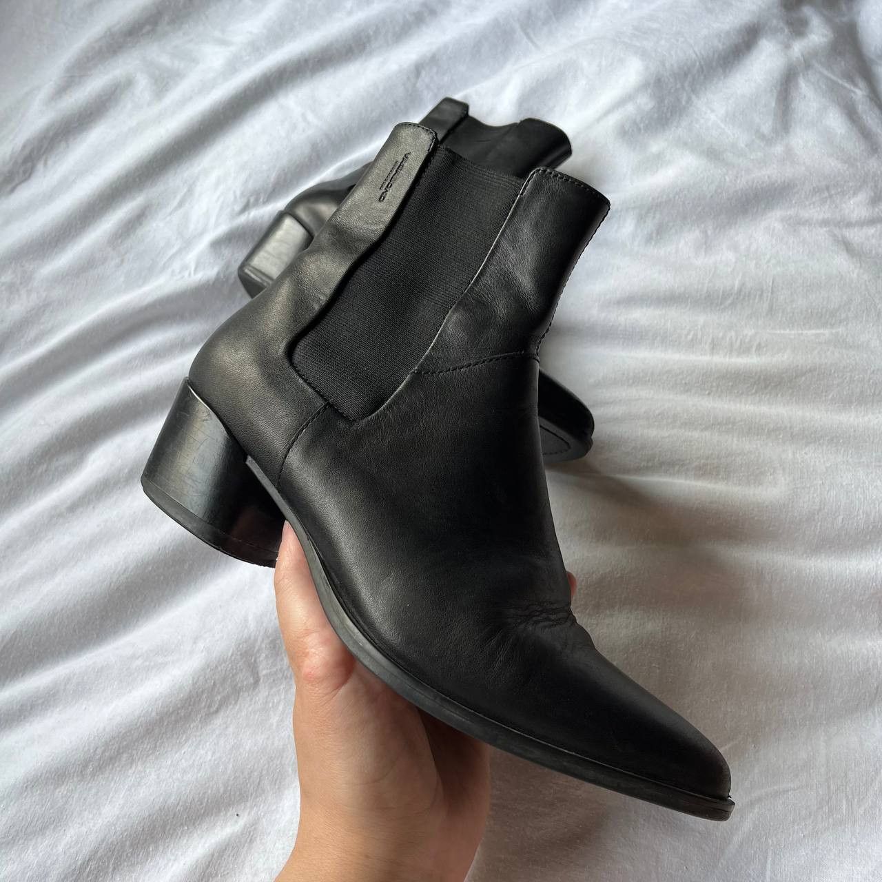 Vagabond Women's Black Leather Chelsea Boots On Heel Shoes (Size 7)