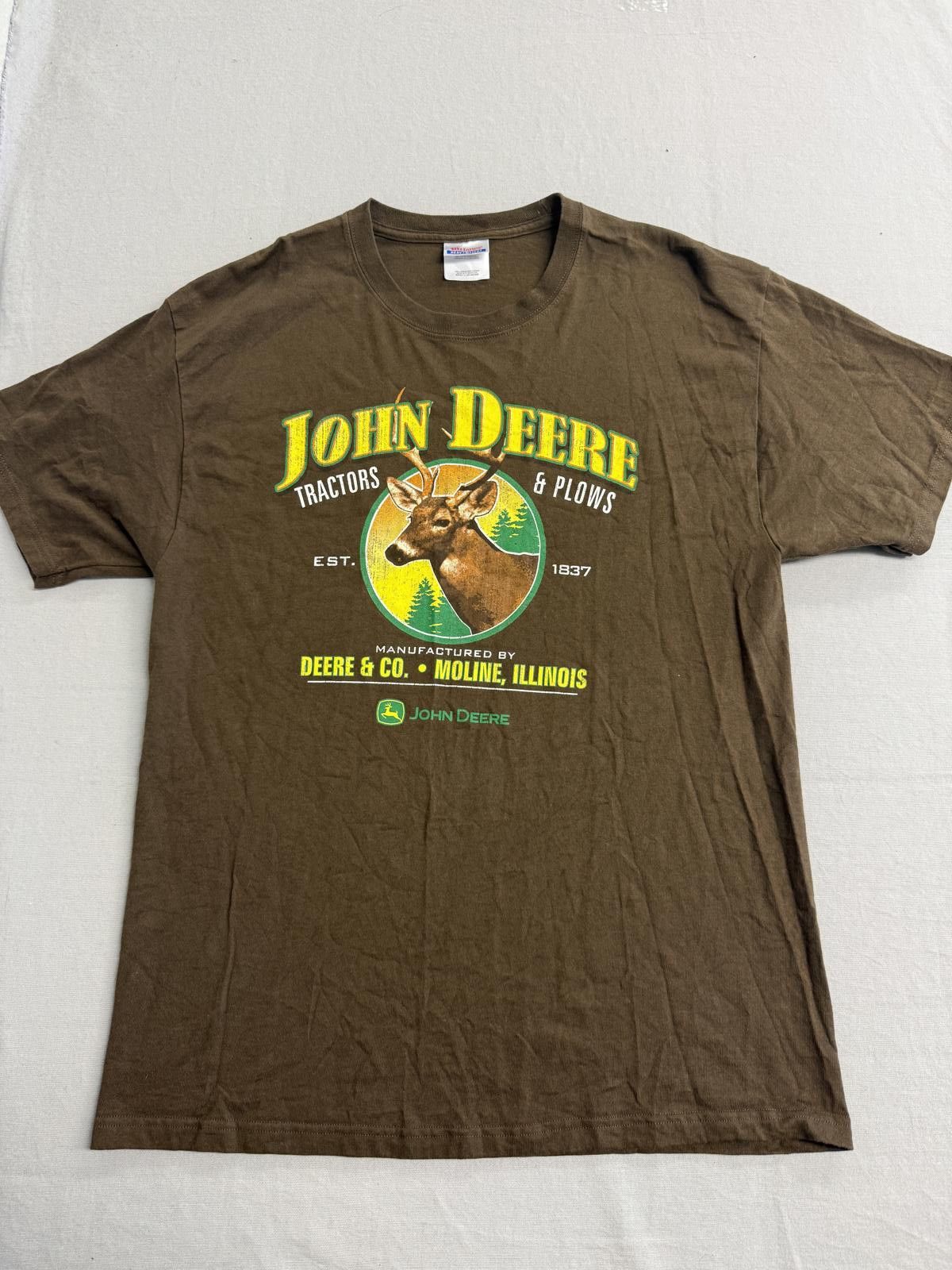 Hanes Y2K John Deere T-shirt Deer Logo Moline Illinois Tee - L Size US L / EU 52-54 / 3 - 1 Thumbnail