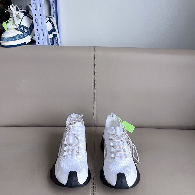 Gucci Gucci RUN Knit Fashion Sneakers for Men - Size US 10.5 / EU 43-44 - 1 Thumbnail