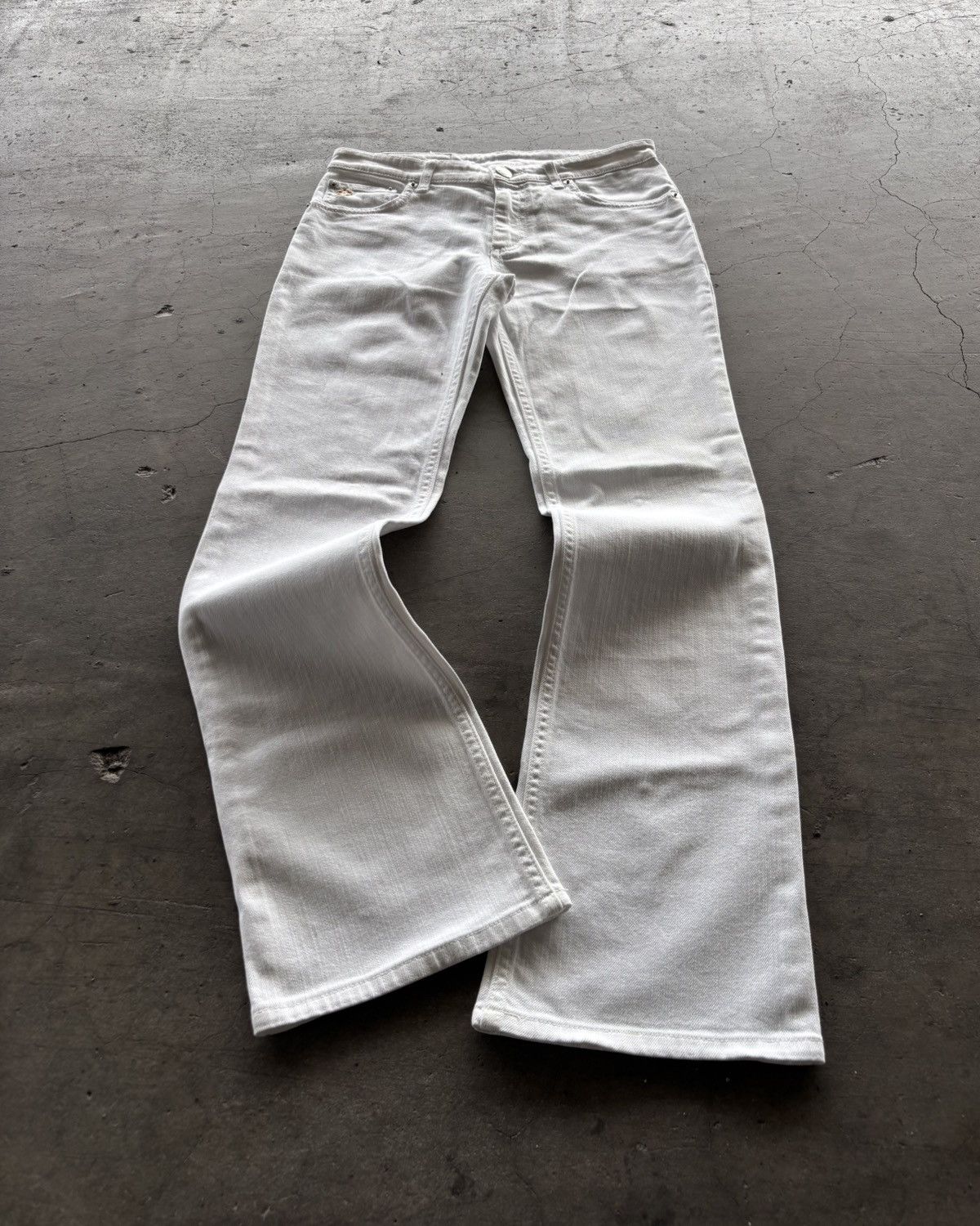 Louis Vuitton Louis Vuitton White Bootcut Jeans Size 26" / US 2 / IT 38 - 1 Thumbnail