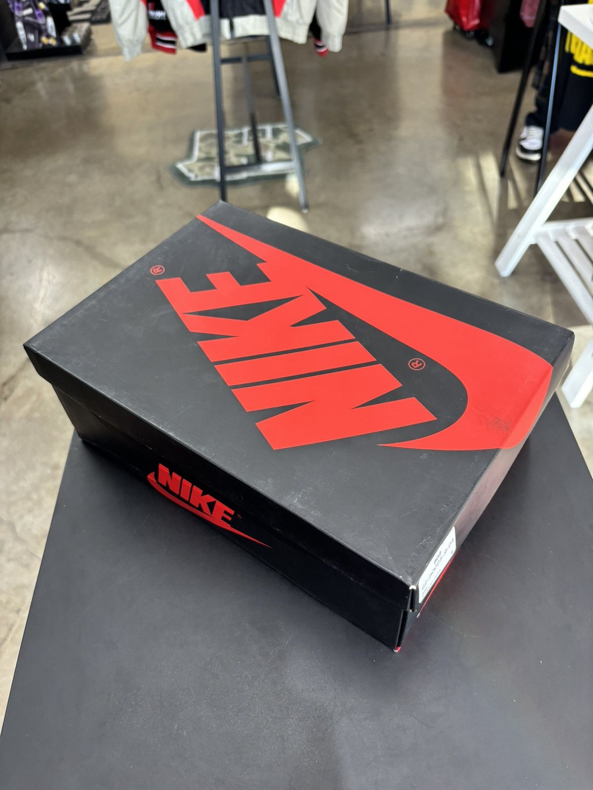Jordan Brand × Nike Air Jordan 1 Banned Bred Sz. 6Y (2016) Size US 6 / EU 39 - 13 Thumbnail