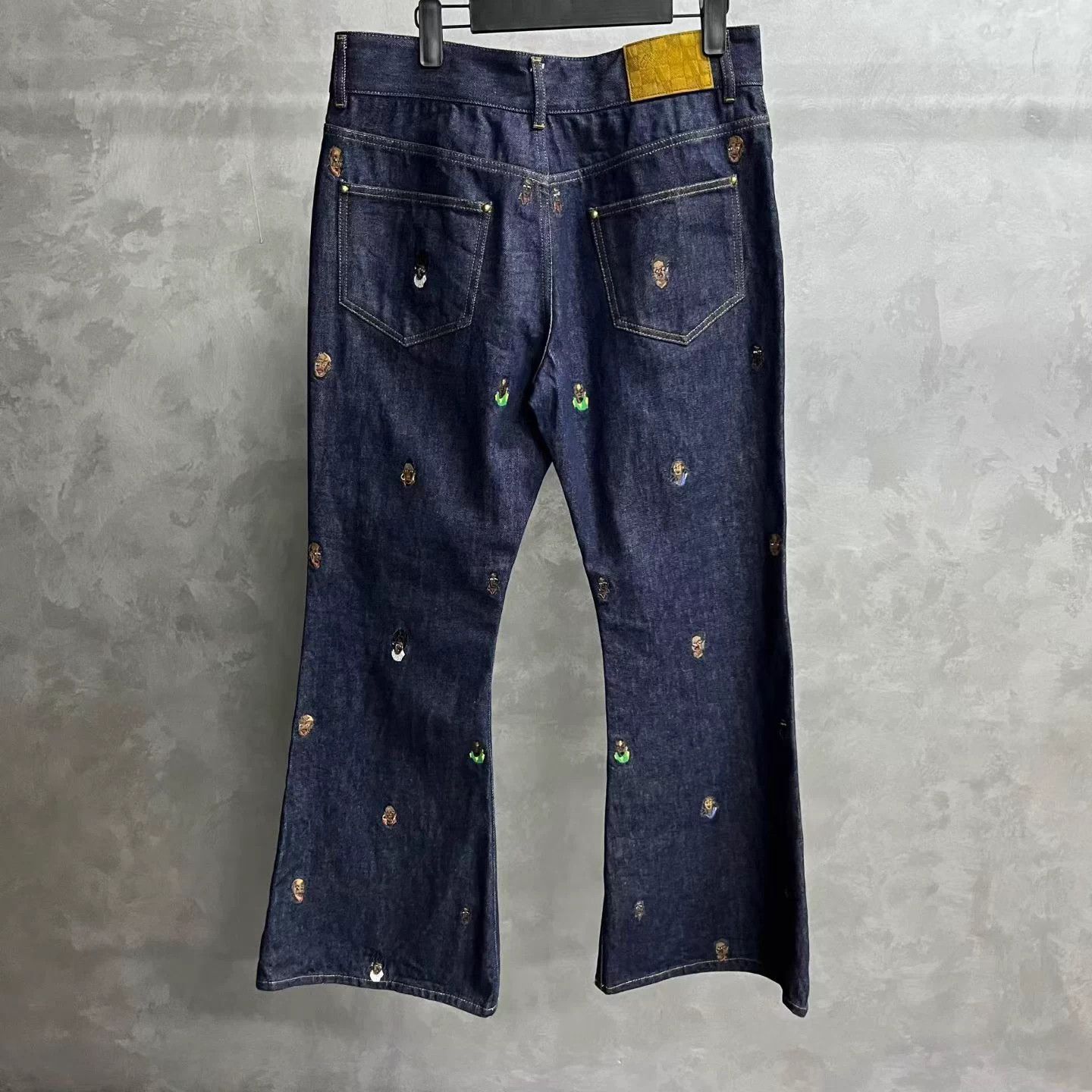 Louis Vuitton Louis Vuitton blue logo embroidered flared jeans 27/32 Size 27" / US 4 / IT 40 - 2 Thumbnail