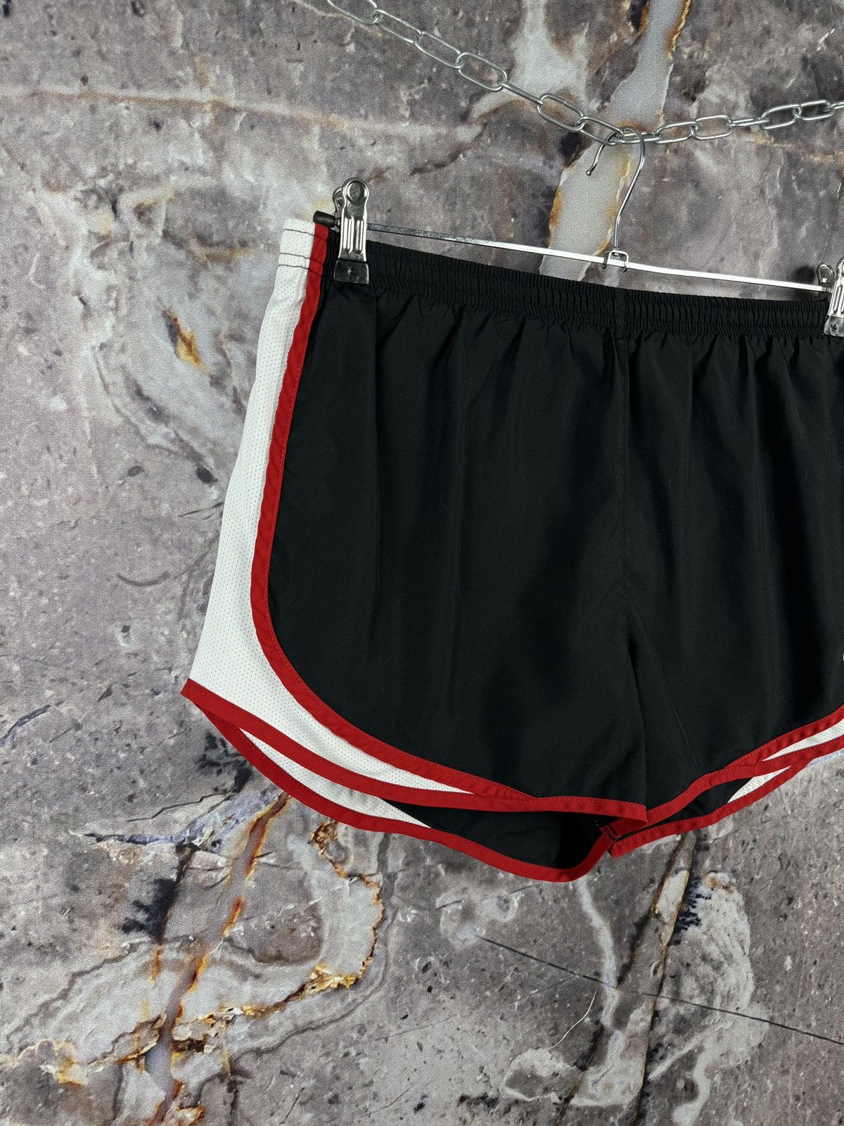 Nike Women’s Nike Running Shorts Black/Red Size Large Size 32" / US 10 / IT 46 - 2 Thumbnail