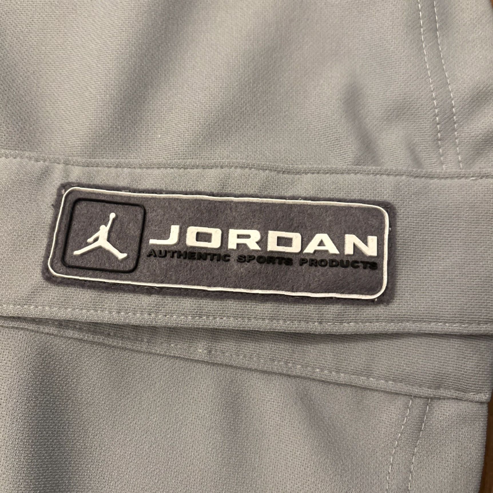 Jordan Brand VINTAGE Jumpman AIR JORDAN 17 Jersey Shirt Men L Gray Blue Button Up Basketball Jersey 90s Mens Size US L / EU 52-54 / 3 - 2 Thumbnail