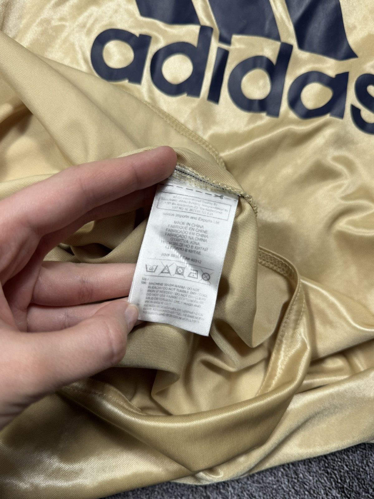 Adidas Chelsea FC 2012/13 Away Kit — "Golden" Archive Edition Size US M / EU 48-50 / 2 - 6 Thumbnail
