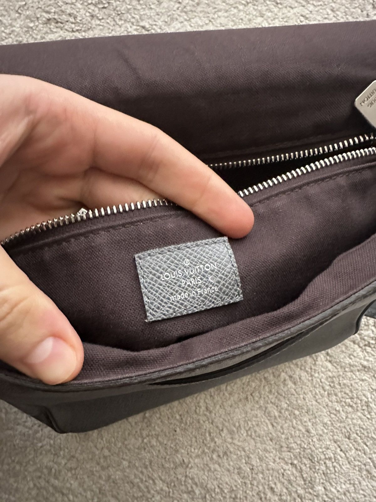 Louis Vuitton Louis Vuitton - Sac Roman PM - Cuir Taïga Gris Ardoise Size ONE SIZE - 5 Thumbnail