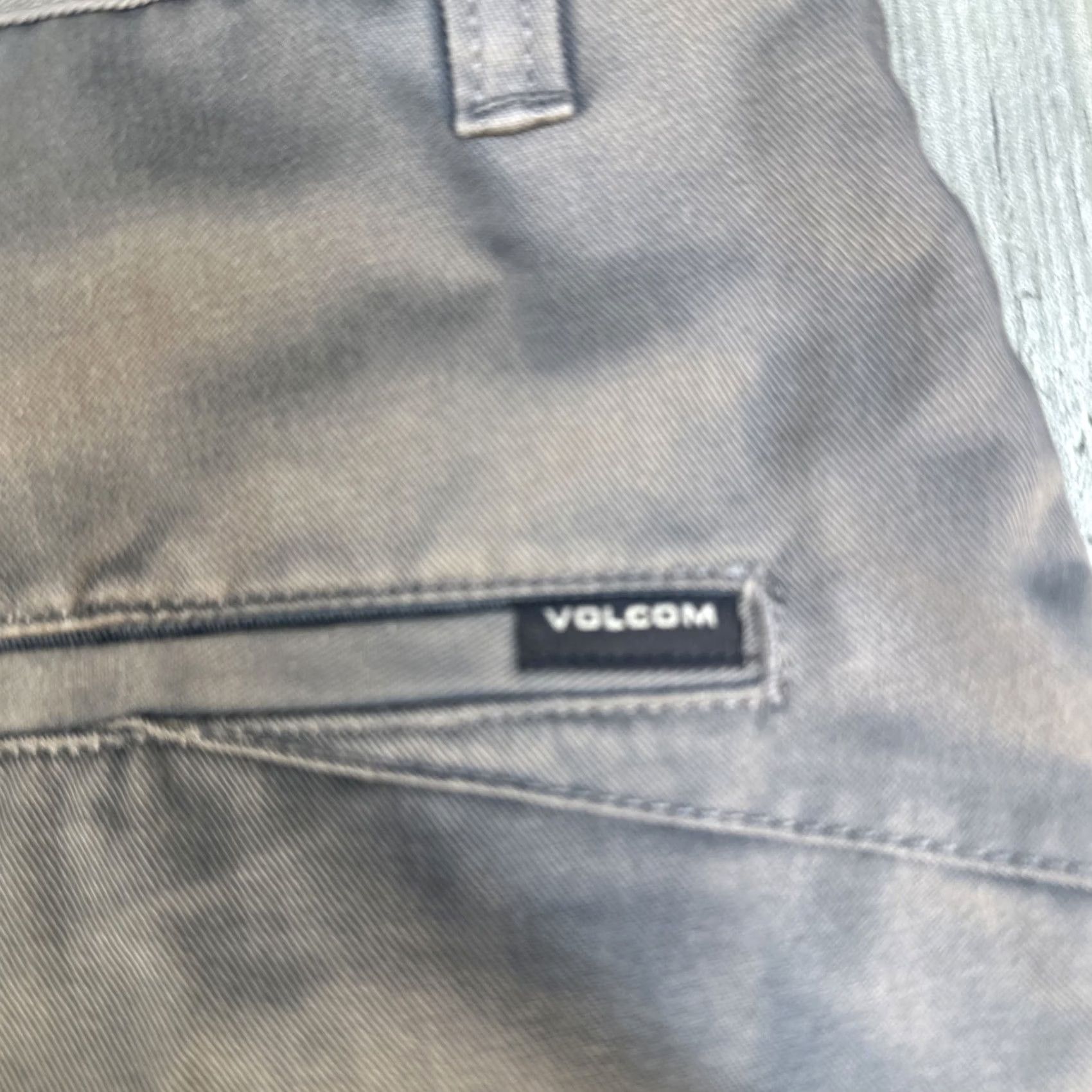 Volcom Volcom Shorts Mens Size 31 Gray Chino Flat Front Casual Slash Pocket Inseam 10in Summer Spring Mens Size US 31 - 4 Thumbnail