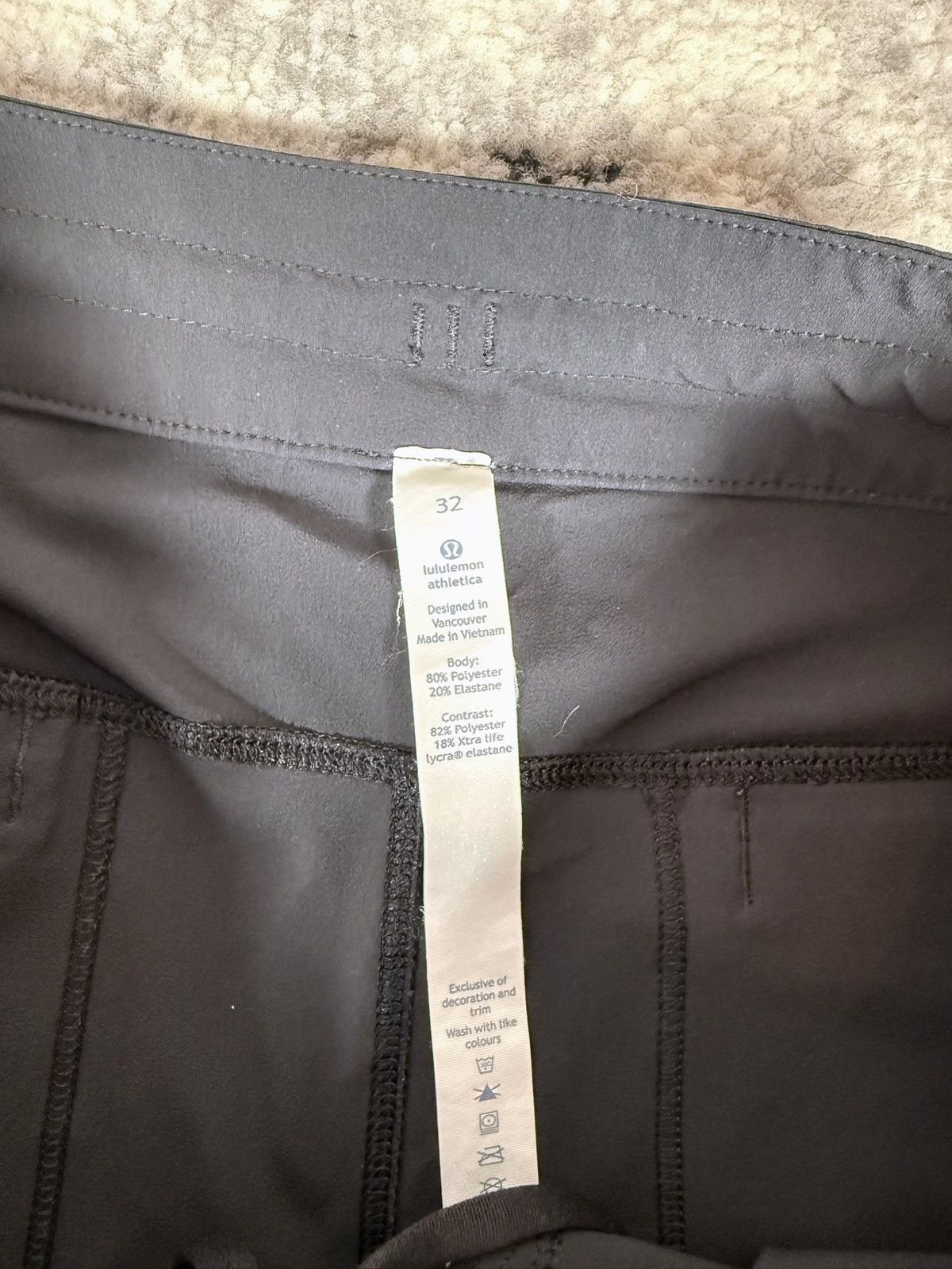 Lululemon Lululemon Athletic Gym Black Shorts Size US 32 / EU 48 - 4 Thumbnail