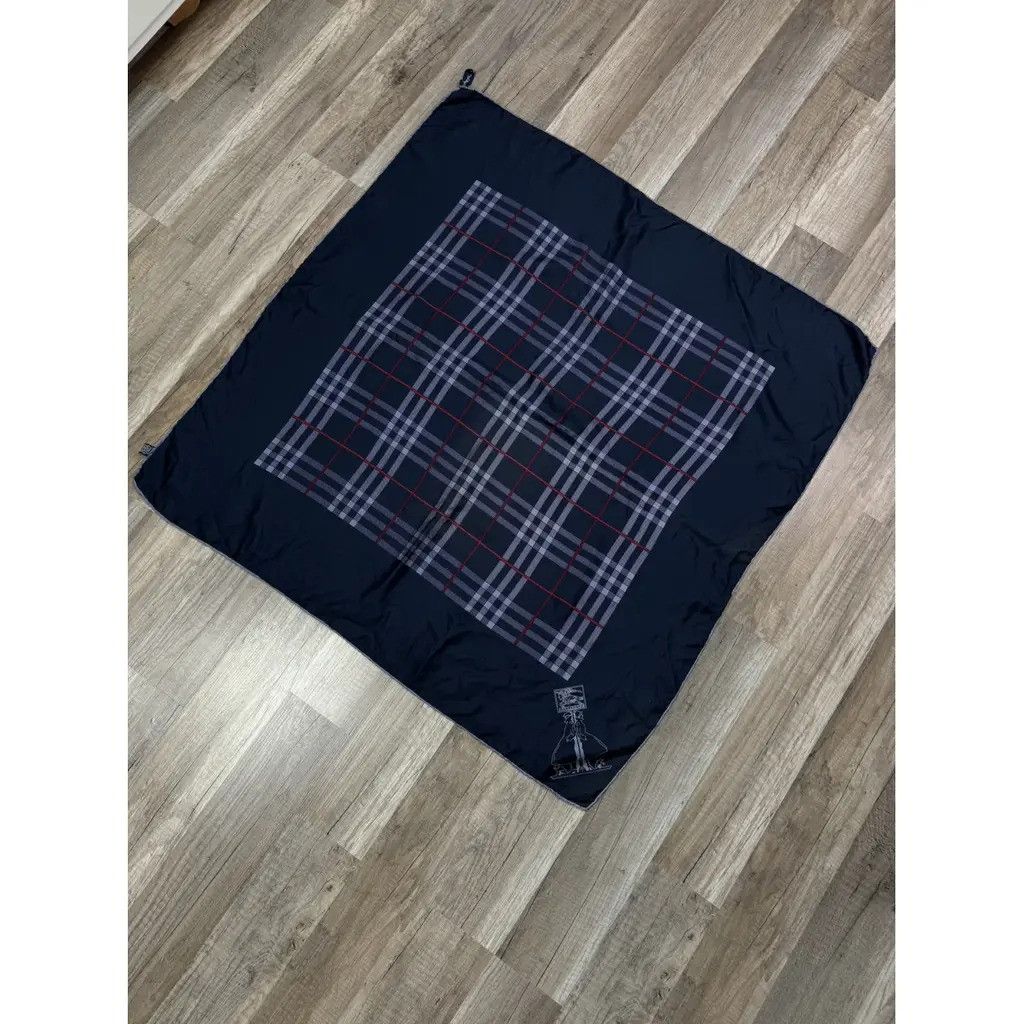 Burberry Burberry full pattern silk scarf Measurements: 75cm Size ONE SIZE - 2 Thumbnail