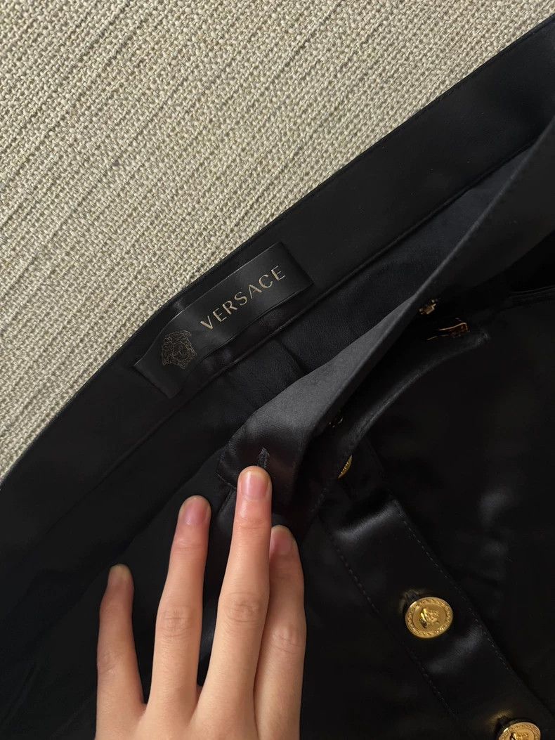 Versace Versace Mid-length half-length leather skirt Size 24" / US 00 / IT 34 - 1 Thumbnail