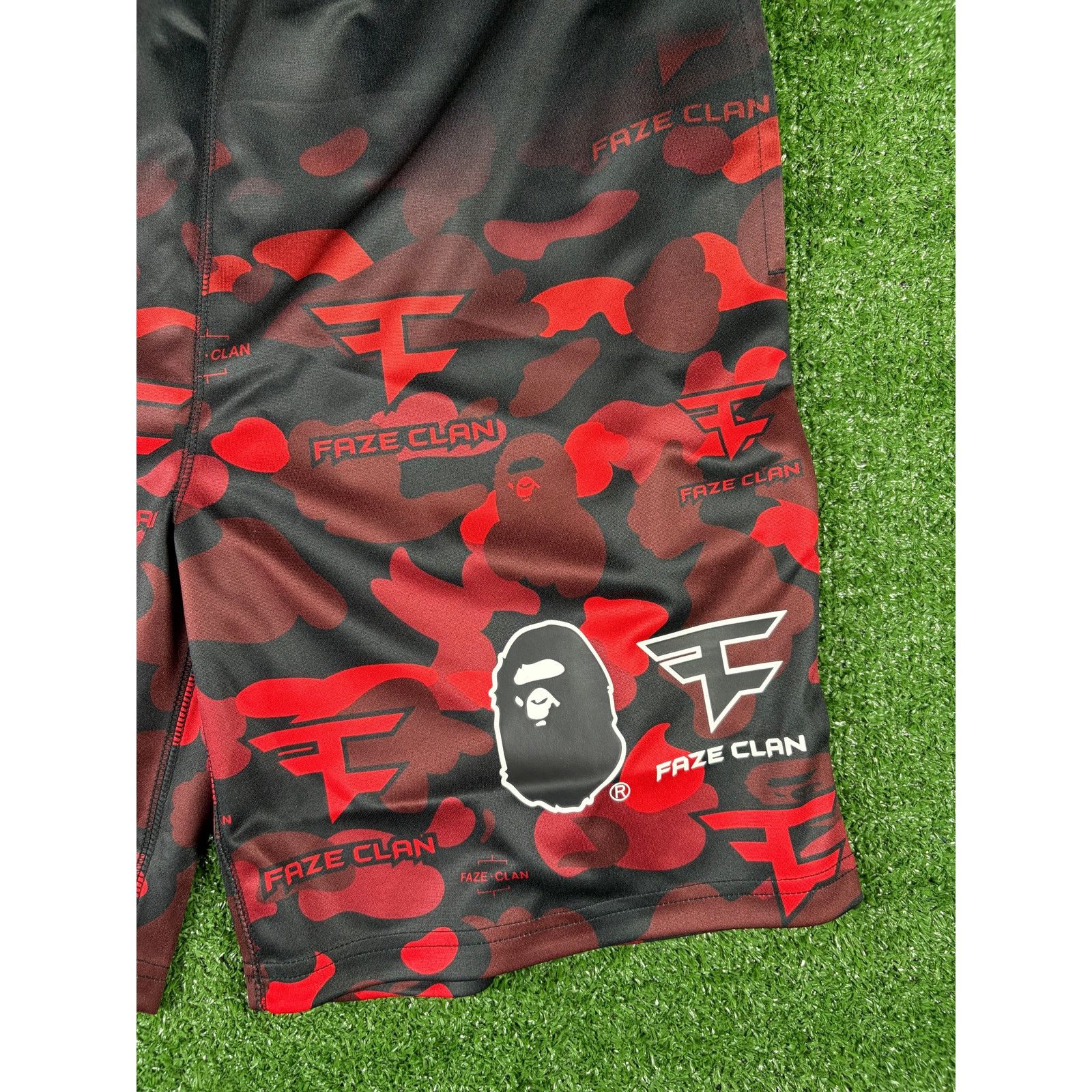 Bape Bape X Faze Clan Red Camo Game Shorts Size XL Size US 36 / EU 52 - 2 Thumbnail