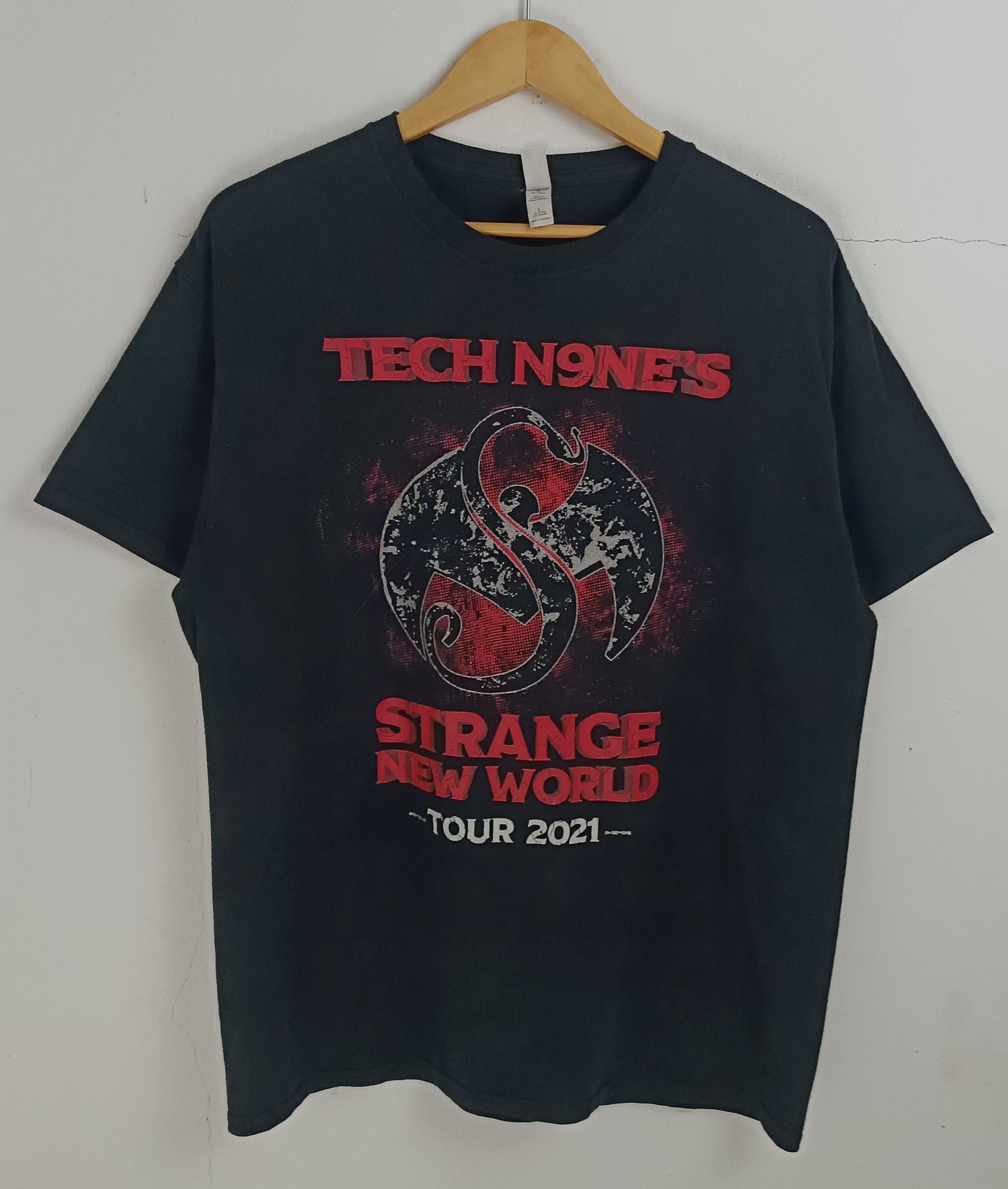 Rap Tees TECH N9NE'S STRANGE NEW WORLD TEE eminem tupac biggie Size US L / EU 52-54 / 3 - 3 Thumbnail