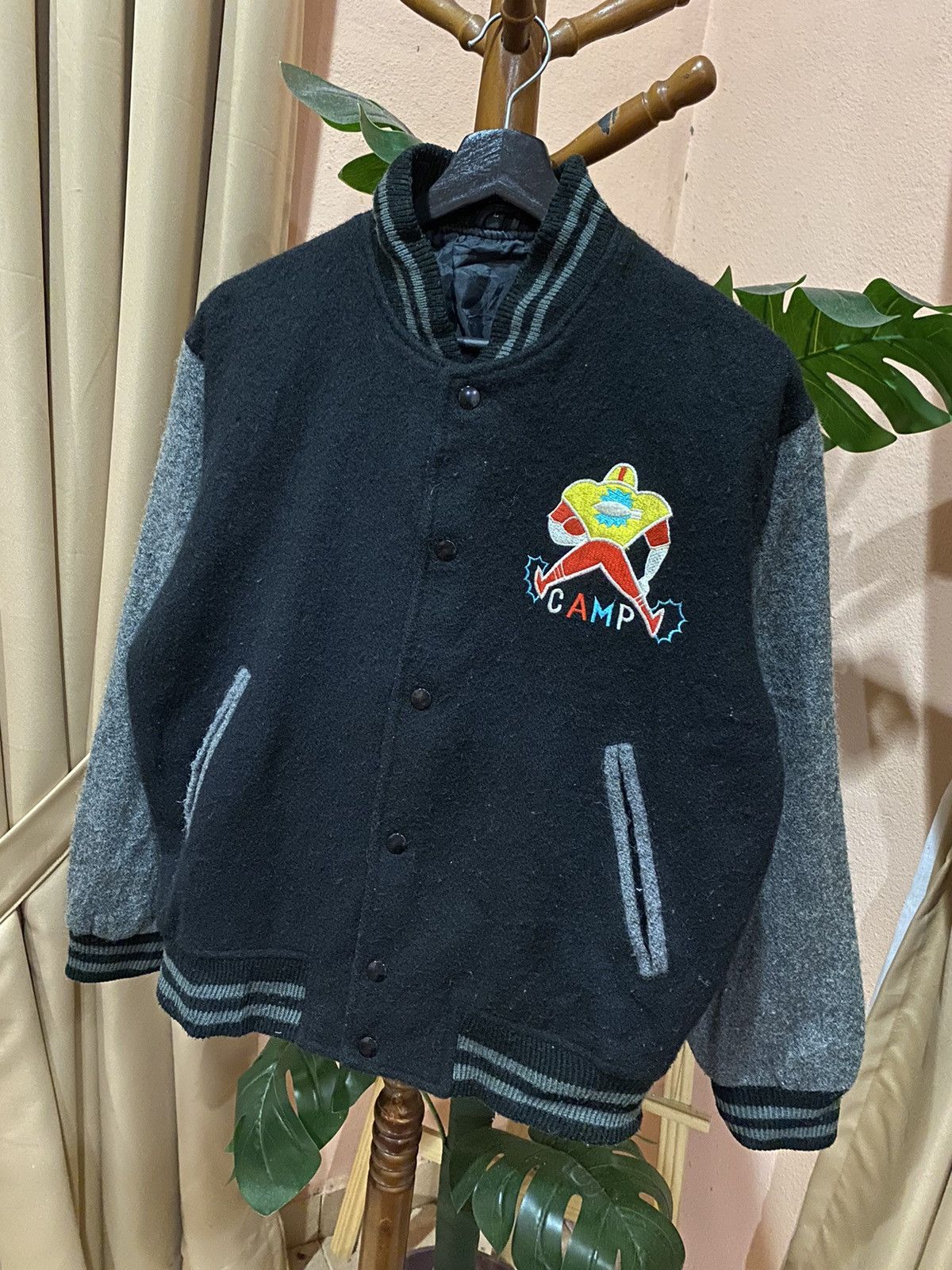 Other Vintagear Jacket – Black Wool Blend with Embroidered Motif Size US L / EU 52-54 / 3 - 6 Thumbnail