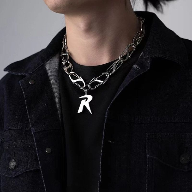 Jewelry Letter R Design Pendant Necklace Size ONE SIZE - 5 Thumbnail