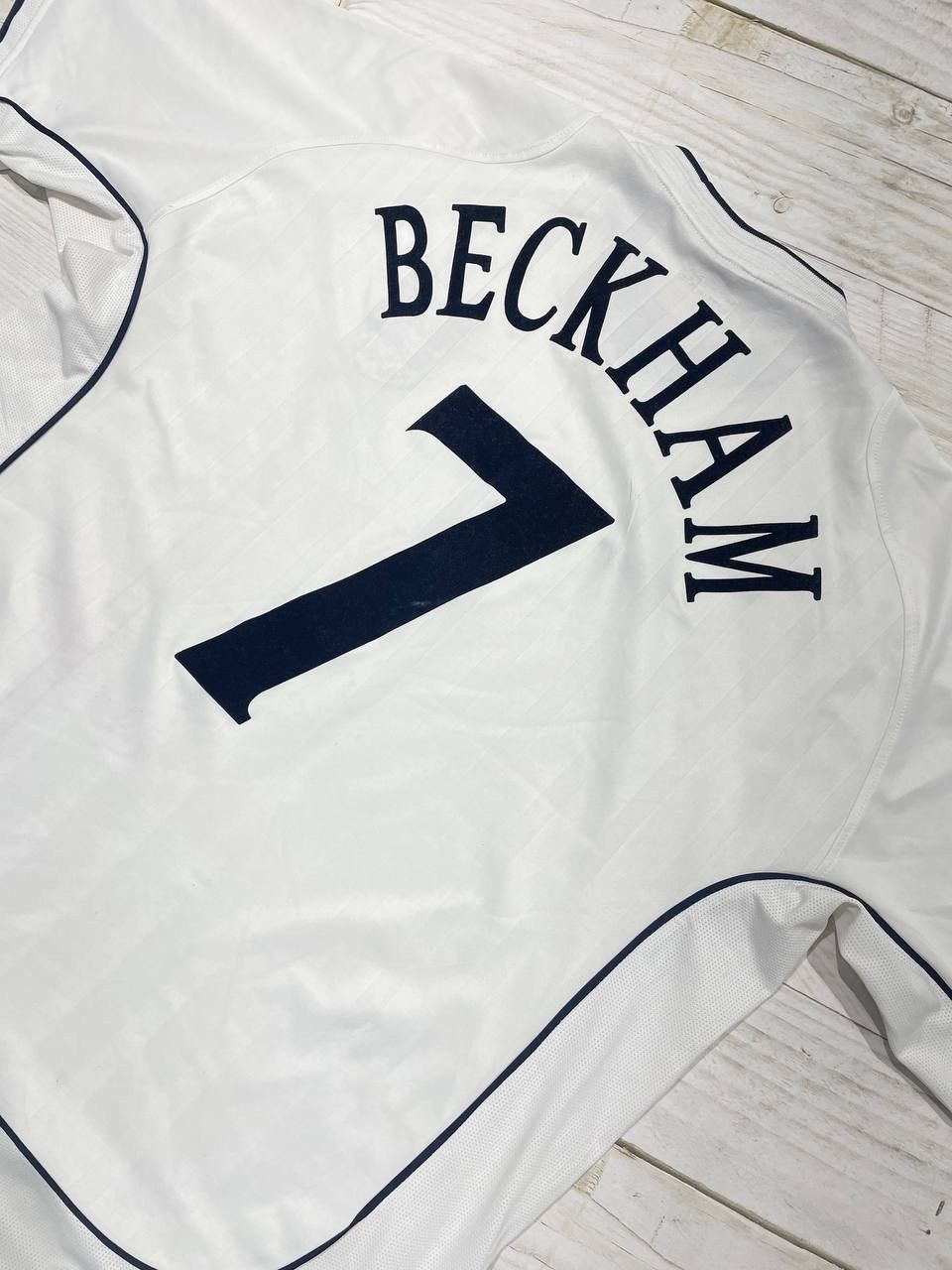 Umbro England 2001 2003 Beckham #7 Home Shirt Soccer Jersey Size US XXL / EU 58 / 5 - 14 Thumbnail