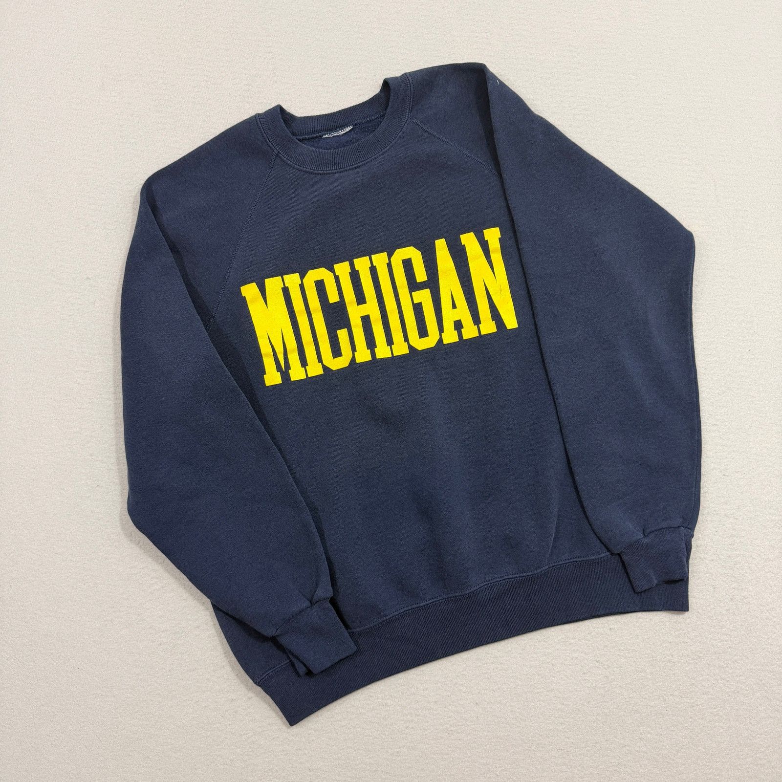 Vintage Vintage Michigan Wolverines Sweatshirt Medium Raglan 80s Size US M / EU 48-50 / 2 - 1 Thumbnail