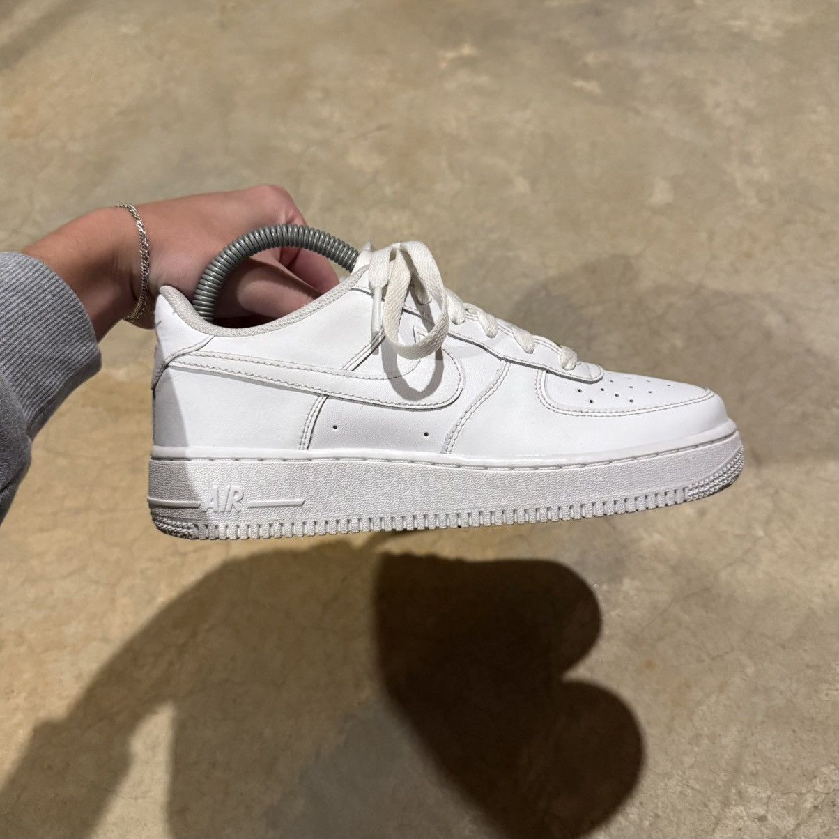 Nike Nike Air Force 1 Low Triple White US 6 2018 Size US 6 / EU 39 - 7 Thumbnail