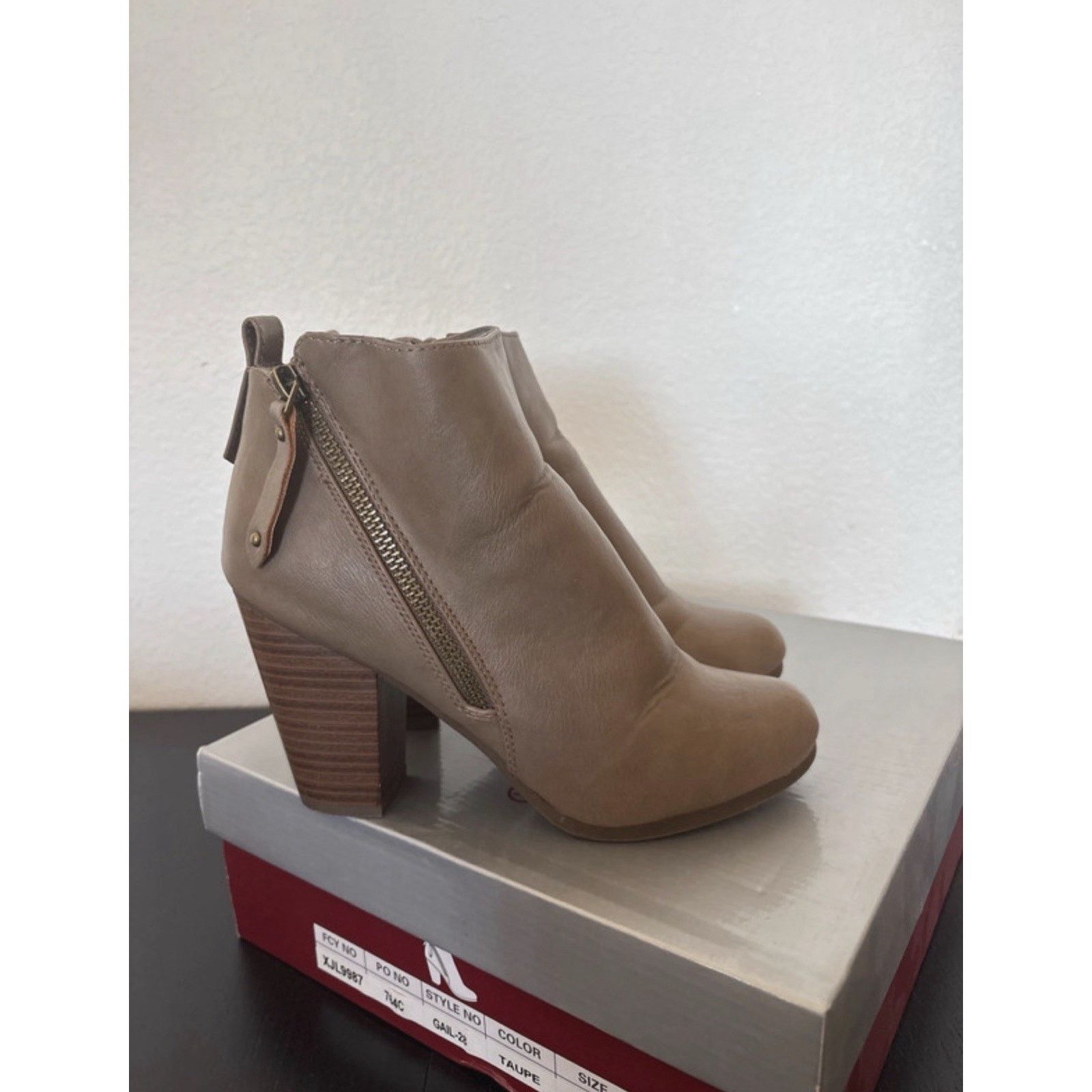 Other Breckelle’s Gail Size 6 Taupe Booties W/ Chunky Heel Size US 6 / IT 36 - 3 Thumbnail