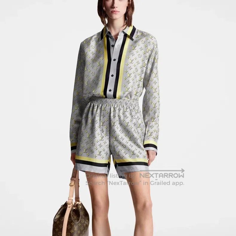 Louis Vuitton Louis Vuitton Blue presbyopic silk shorts Size US 38 / EU 54 - 4 Thumbnail