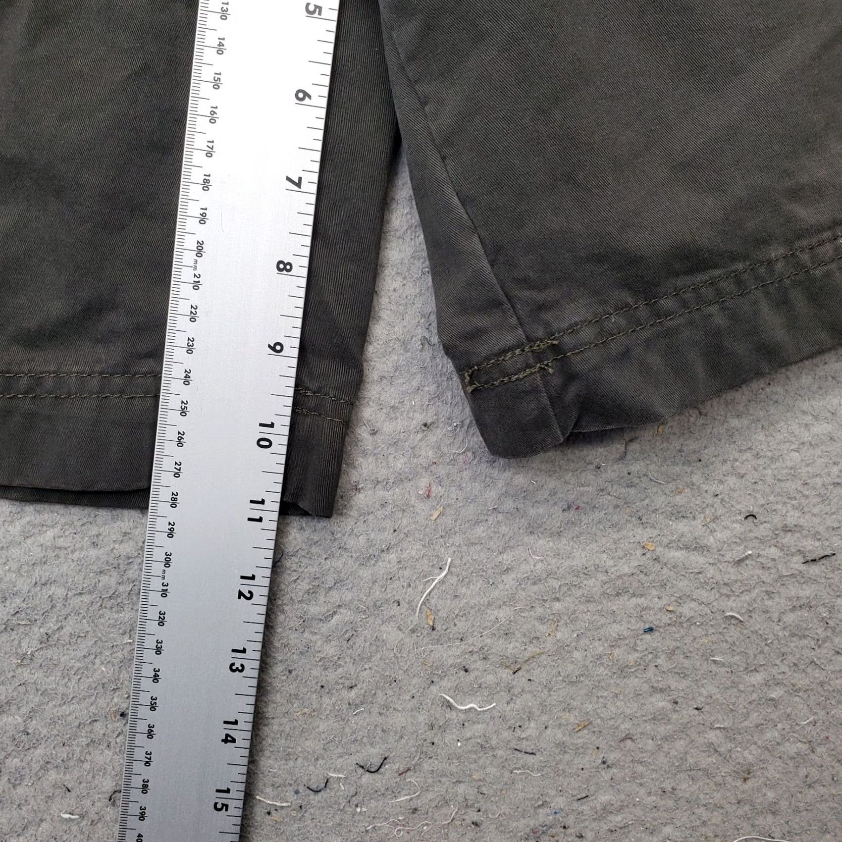 Eddie Bauer Eddie Bauer Cargo Shorts Mens 35 Green Flat Front Hiking Utility Pocket Outdoor Casual Size US 35 - 5 Thumbnail