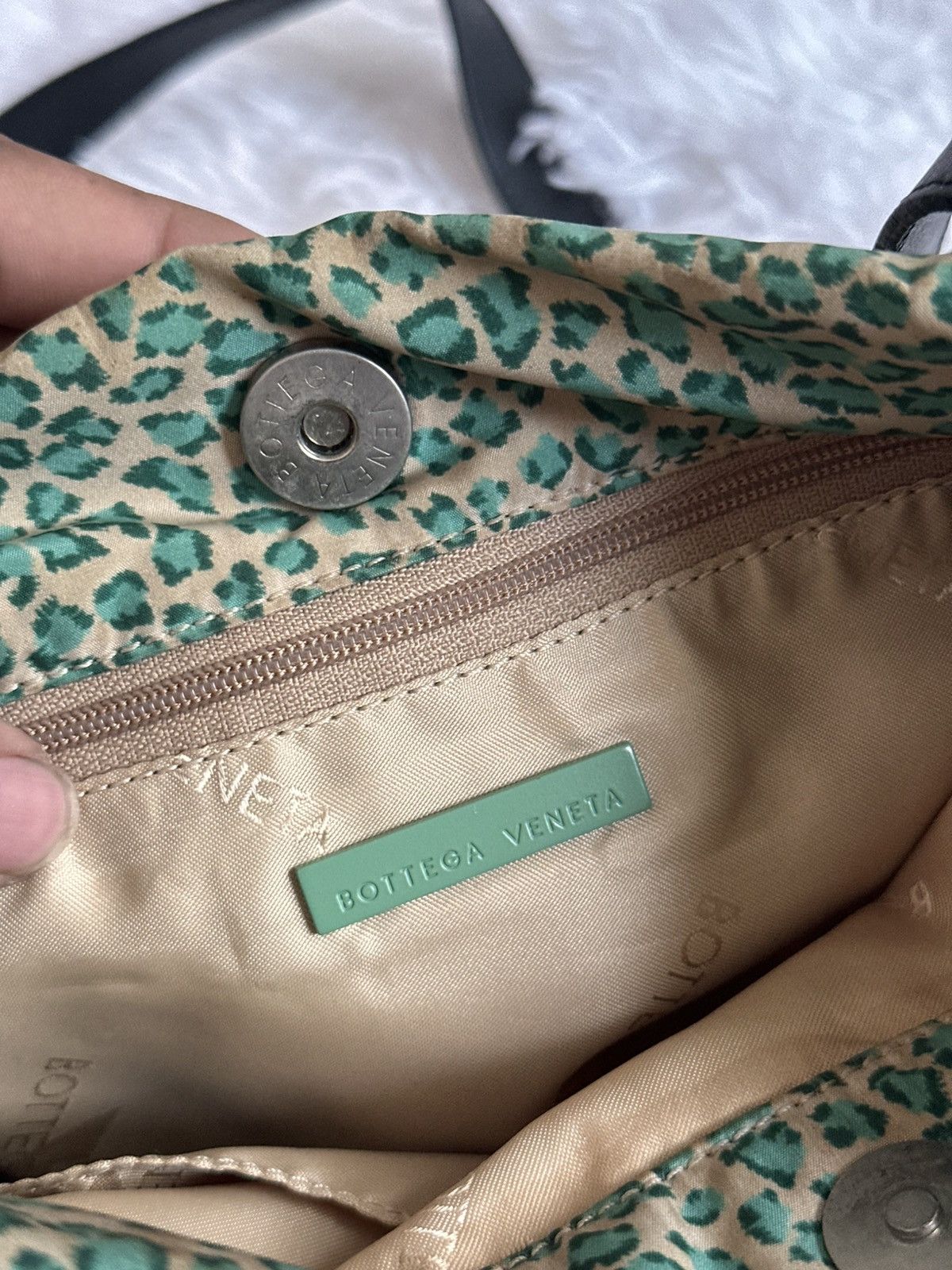 Bottega Veneta Vintage Bottega Veneta Leopard Nylon Shoulder Bag Size ONE SIZE - 7 Thumbnail