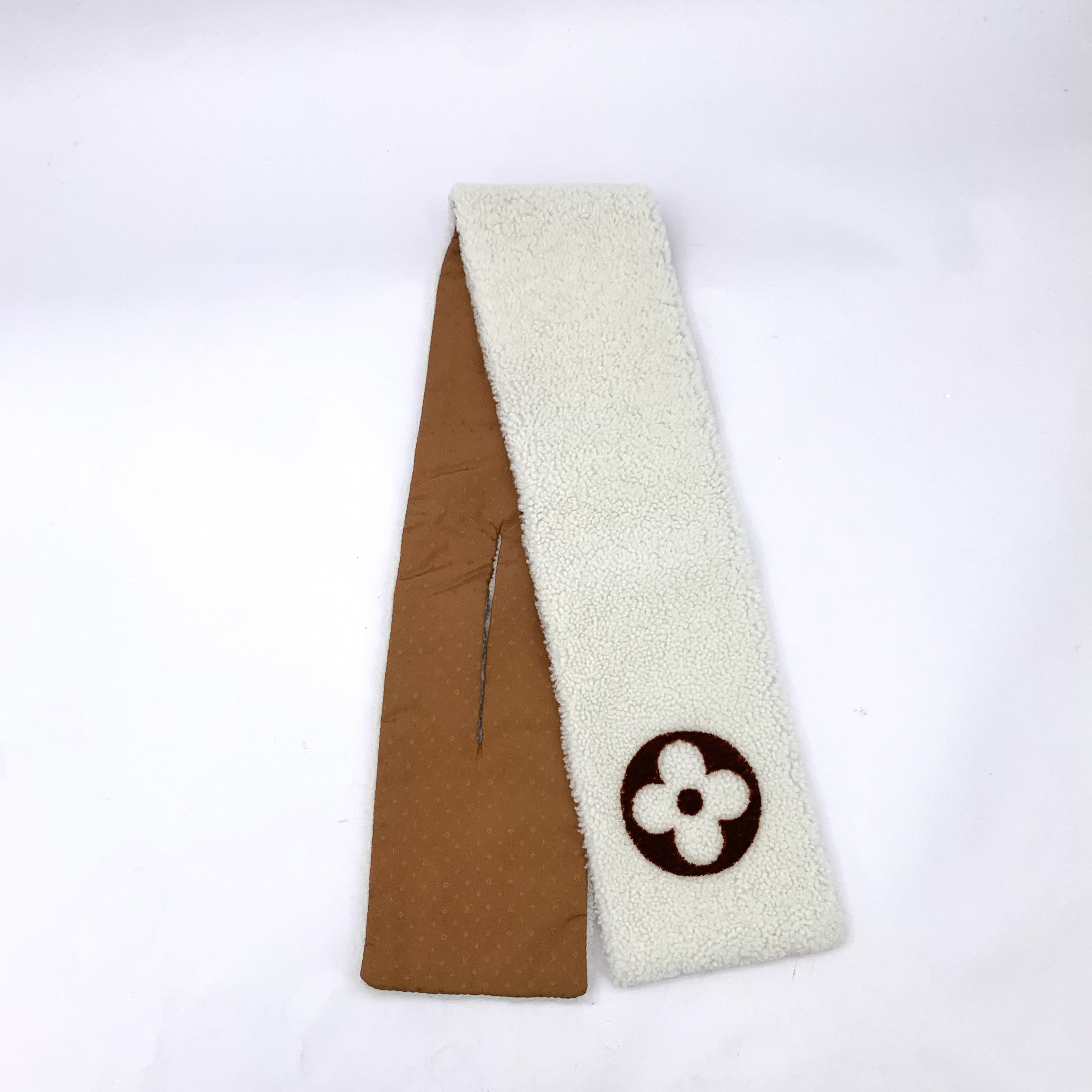 Louis Vuitton Louis Vuitton Off-White Monogram Knit Scarf (105×14cm) Size ONE SIZE - 7 Thumbnail