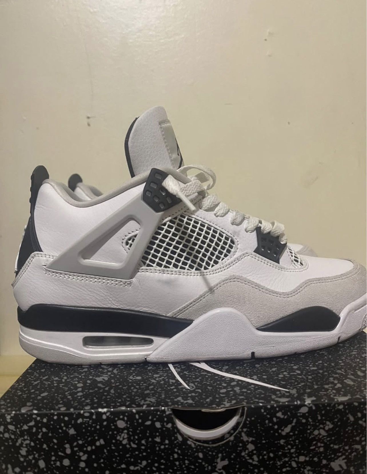 Jordan Brand Jordan 4 Military Black Size US 10.5 / EU 43-44 - 2 Thumbnail