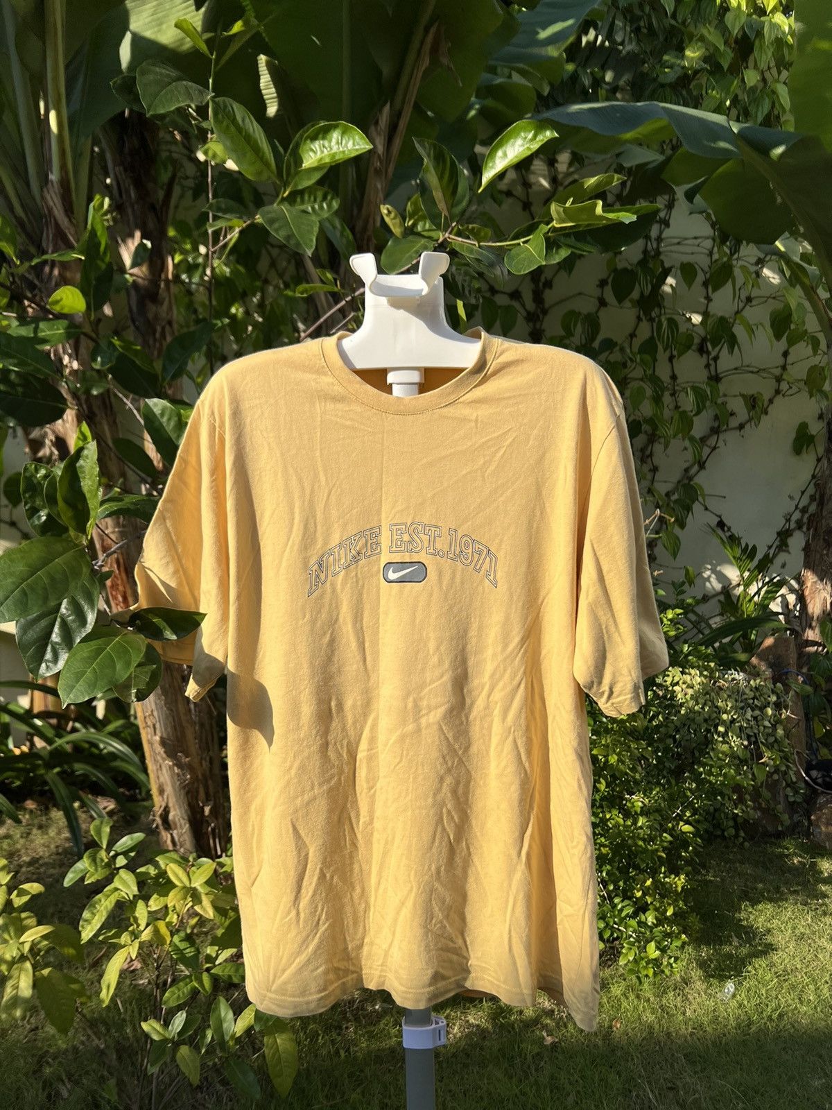 Nike × Vintage 90's RARE NIKE RETRO EST 1971 SWOOSH LOGO Y2K TEE Size US L / EU 52-54 / 3 - 1 Thumbnail