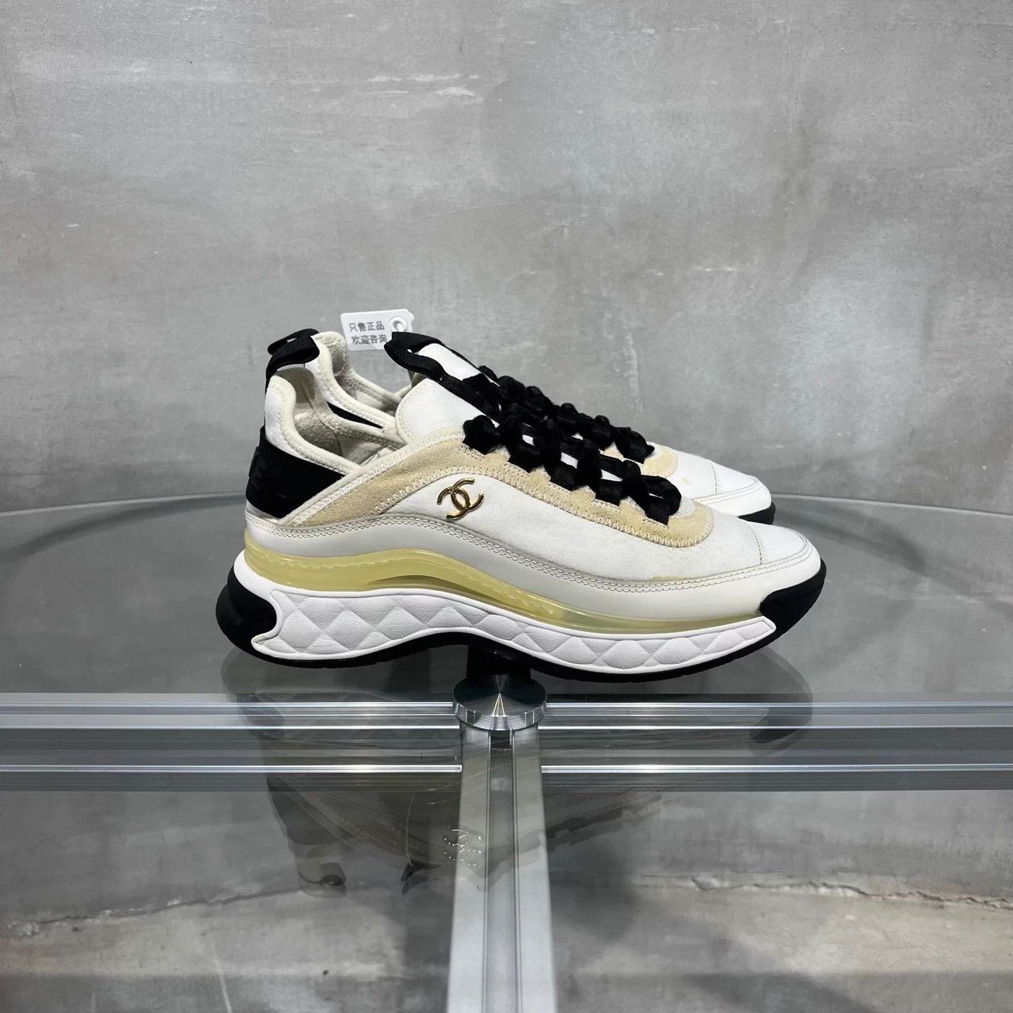 Chanel Chanel Panda Sneakers White Gold EU 36.5 Size US 5.5 / IT 35.5 - 4 Thumbnail