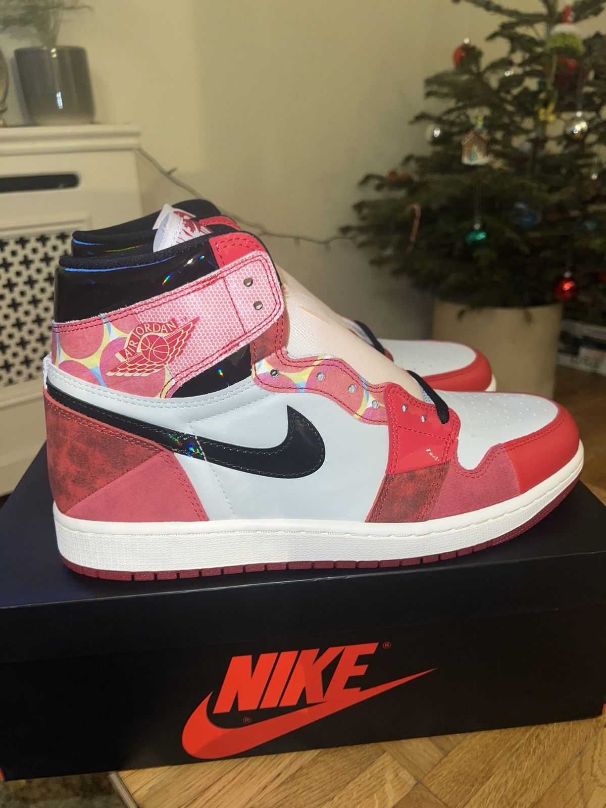Jordan Retro OG x Marvel High Next Chapter Spider-Verse - Main Image