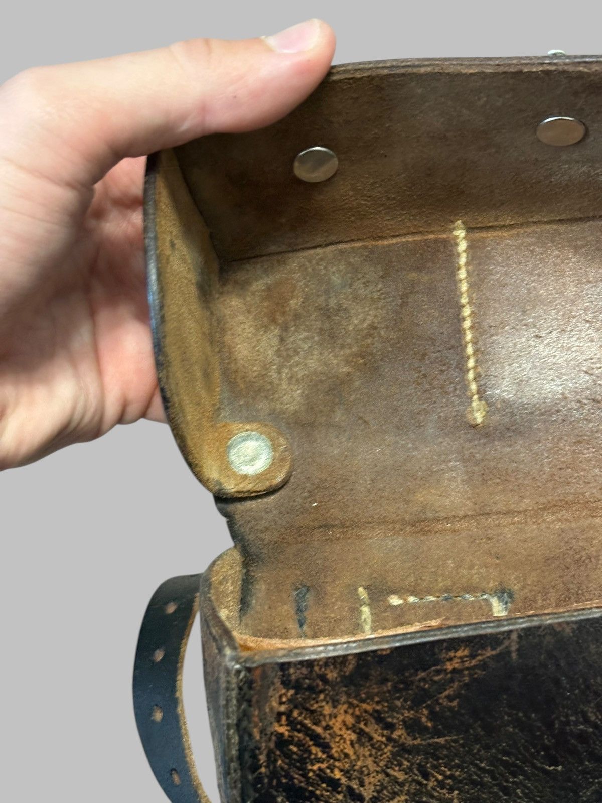 Vintage 🔥 WW2 DISTRESSED GERMAN MILITARY BAG VINTAGE CRACKED LEATHER Size ONE SIZE - 18 Thumbnail