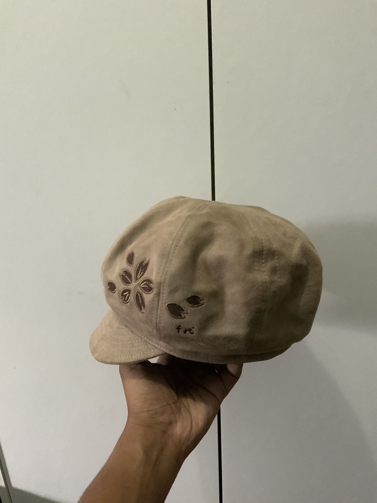 Vintage Flower Embroidery Velvet Japan Retro Newsboy Hat Size ONE SIZE - 2 Thumbnail