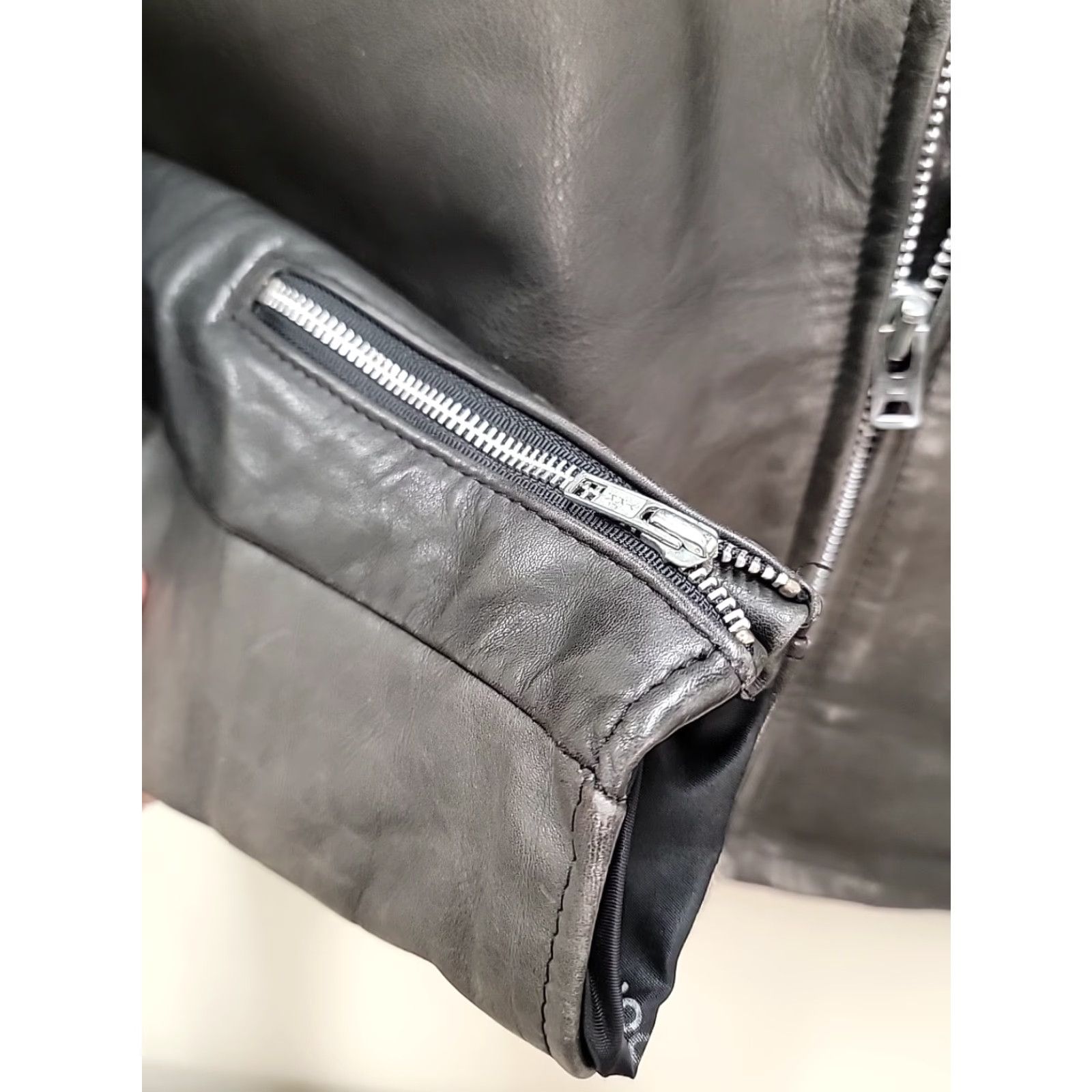Schott VINTAGE SCHOTT Jacket MEN 48 Black Leather Motorcycle Short Full Zip Lined Pockets Size US M / EU 48-50 / 2 - 5 Thumbnail