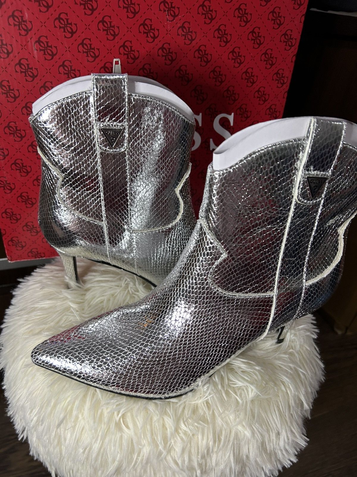 Guess GUESS Ankle Boots (Silver Snake Print), size 39 Size US 9 / IT 39 - 3 Thumbnail