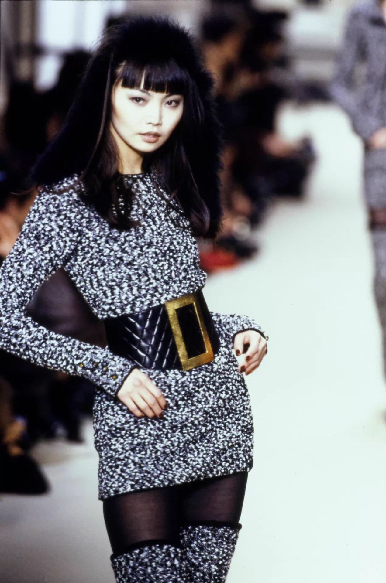 Chanel Chanel 1994 Quilted Black & Gold Wide Belt 80/32 Size ONE SIZE - 2 Thumbnail