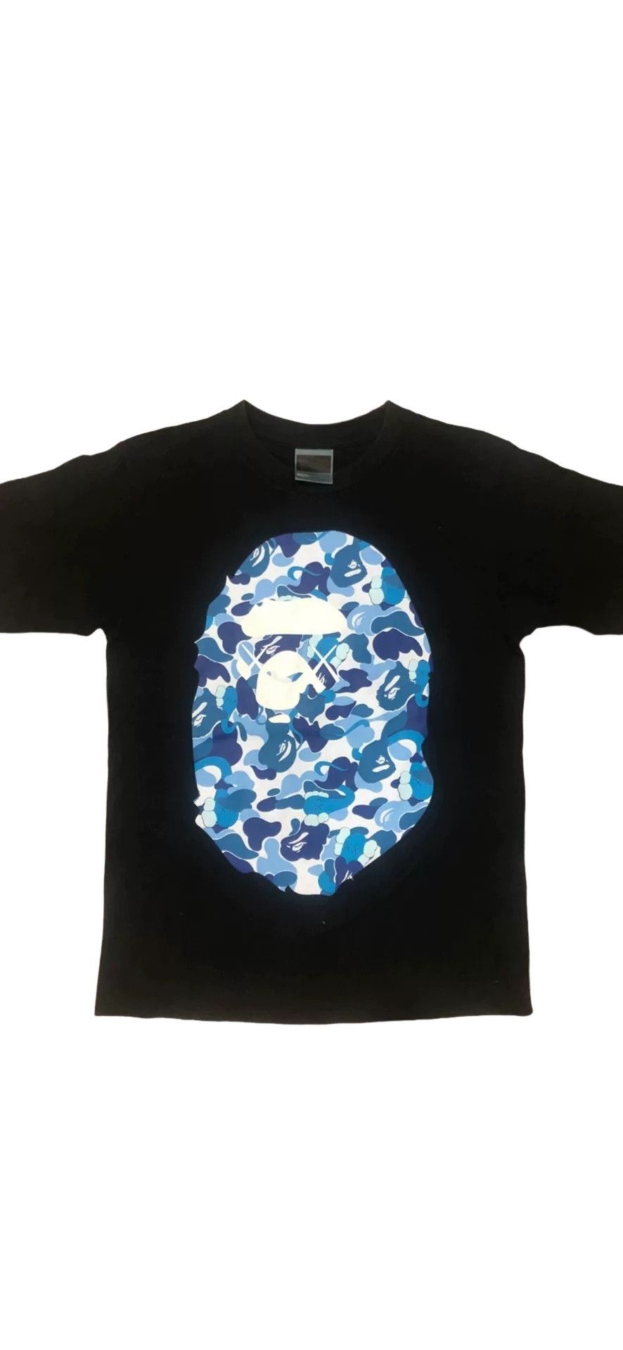 Bape BAPE x KAWS Camo Graphic T-Shirt Size S Size US S / EU 44-46 / 1 - 1 Thumbnail