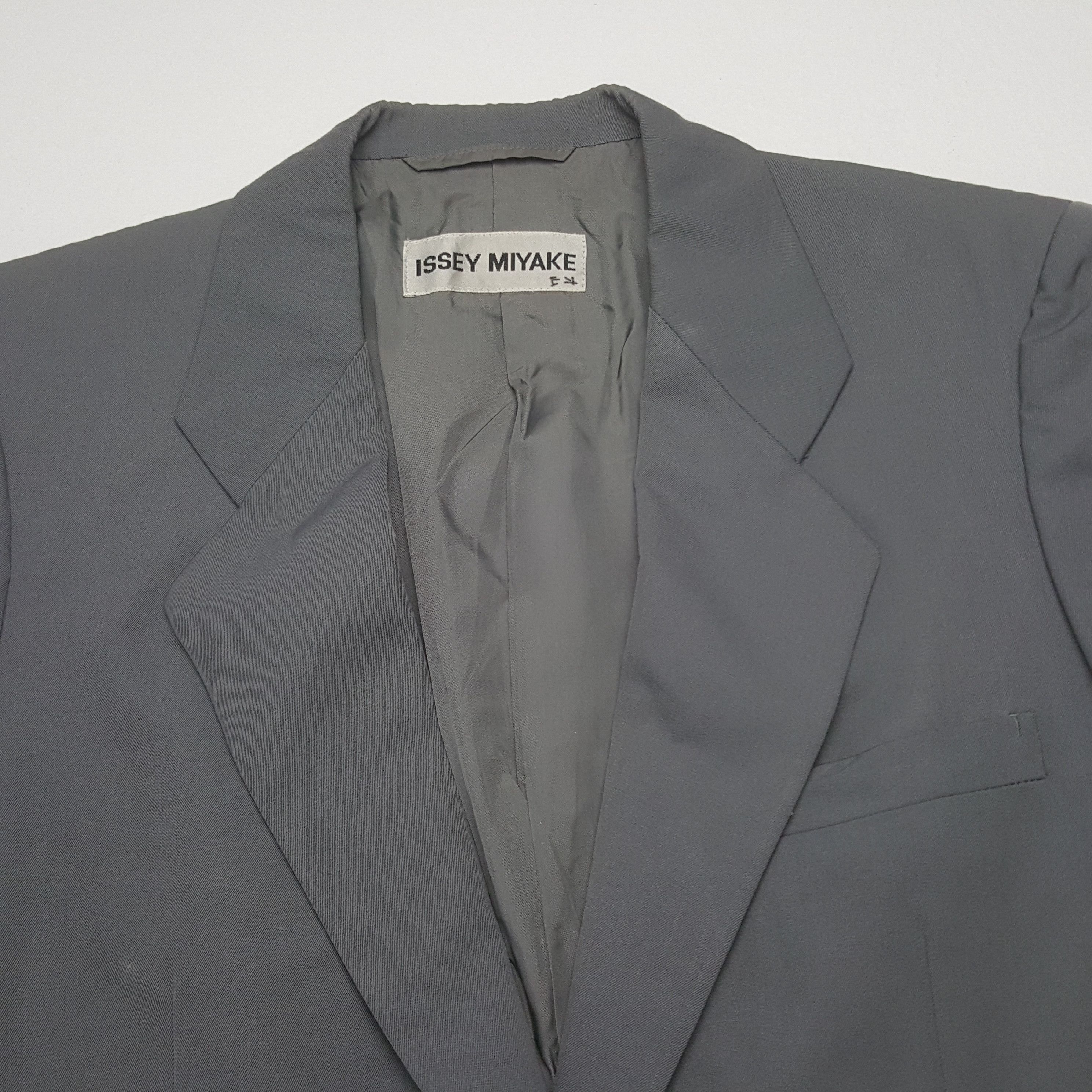 Issey Miyake Vintage Issey Miyake Japanese Blazer Jackets C307N18 Size US S / EU 44-46 / 1 - 4 Thumbnail