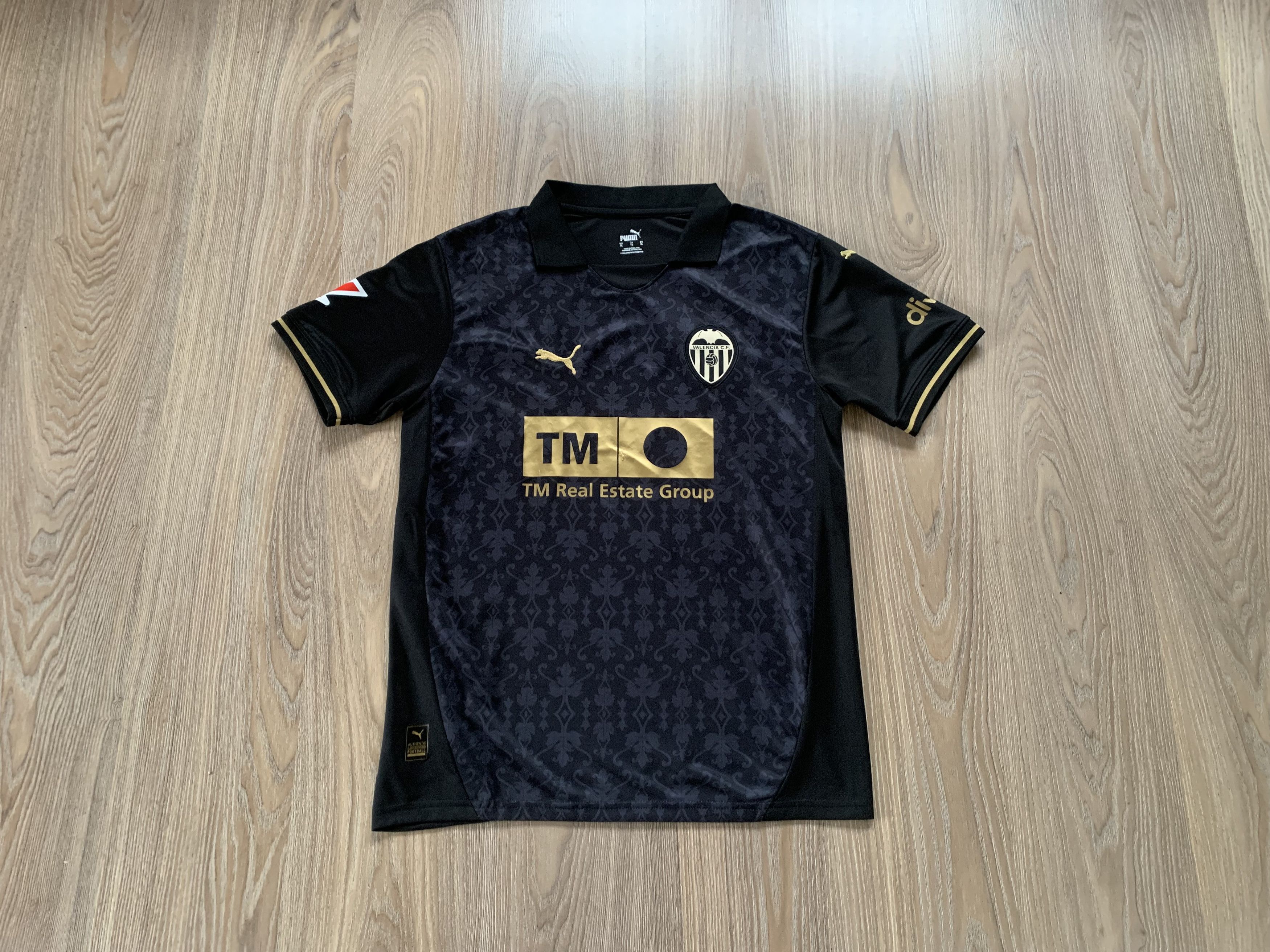Puma Puma Valencia FC Black Jersey Size US XL / EU 56 / 4 - 1 Thumbnail