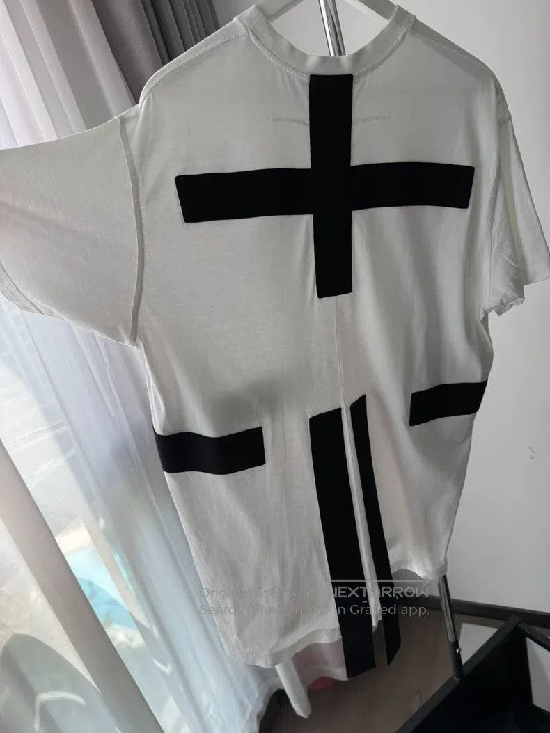 Givenchy Givenchy Loose Fit Cross Print T-Shirt Size US XXS / EU 40 - 4 Thumbnail