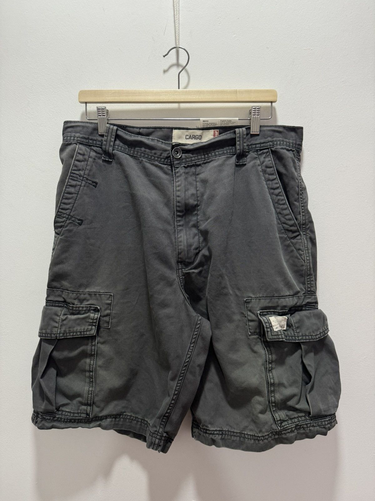 Levi's × Levi's Vintage Clothing × Vintage VINTAGE LEVIS CARGO SHORT PANTS Size US 34 / EU 50 - 1 Thumbnail