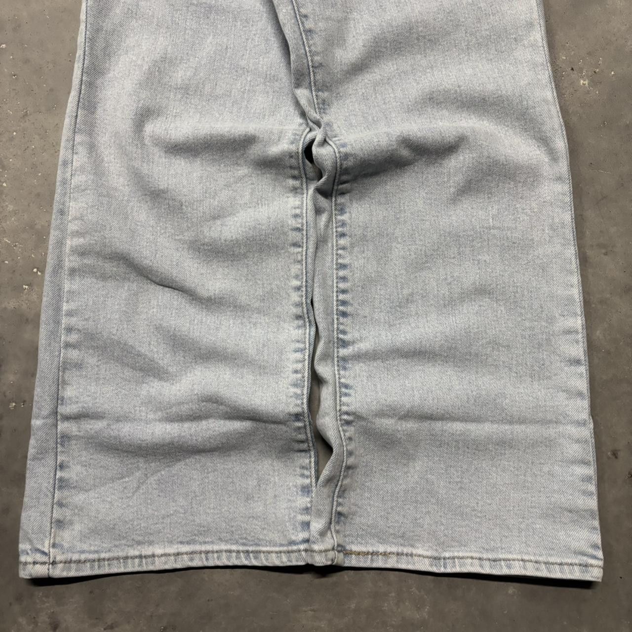 Japanese Brand × Vintage Crazy Vintage Y2K/2000s Light Wash Levi’s Essential Denim Jeans! Size US 31 - 6 Thumbnail