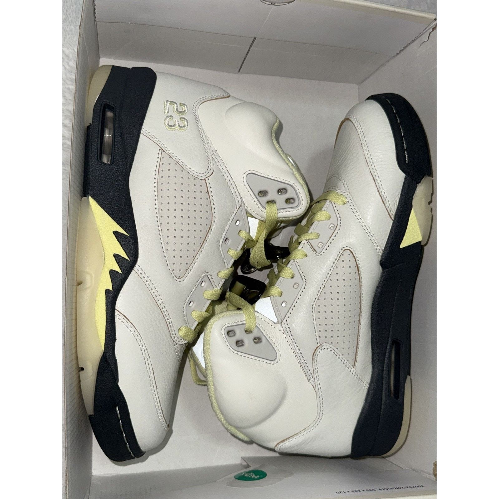 Jordan Brand Air Jordan 5 Retro Luminous Green-Anthracite 9W , 7.5M Size US 7.5 / EU 40-41 - 3 Thumbnail