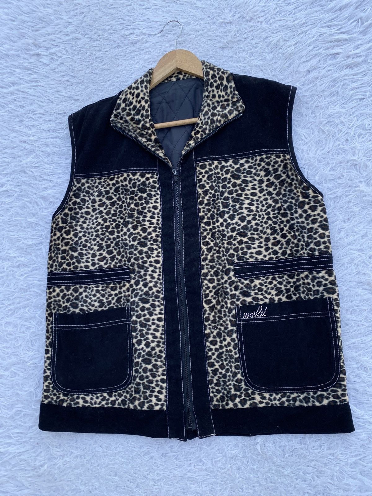 Japanese Brand Vintage 1990s style leopard cheetah Design sleeveless vest Size US L / EU 52-54 / 3 - 3 Thumbnail