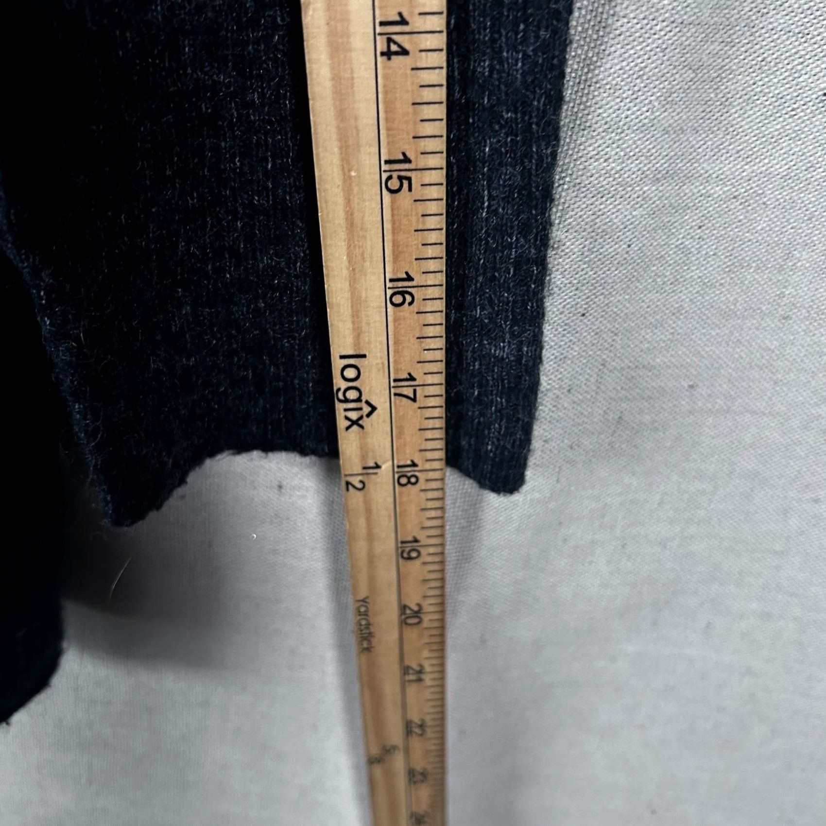 Abercrombie & Fitch Abercrombie & Fitch Mens Charcoal Grey Knit Pouch Pocket Sweater Size M Size US M / EU 48-50 / 2 - 7 Thumbnail