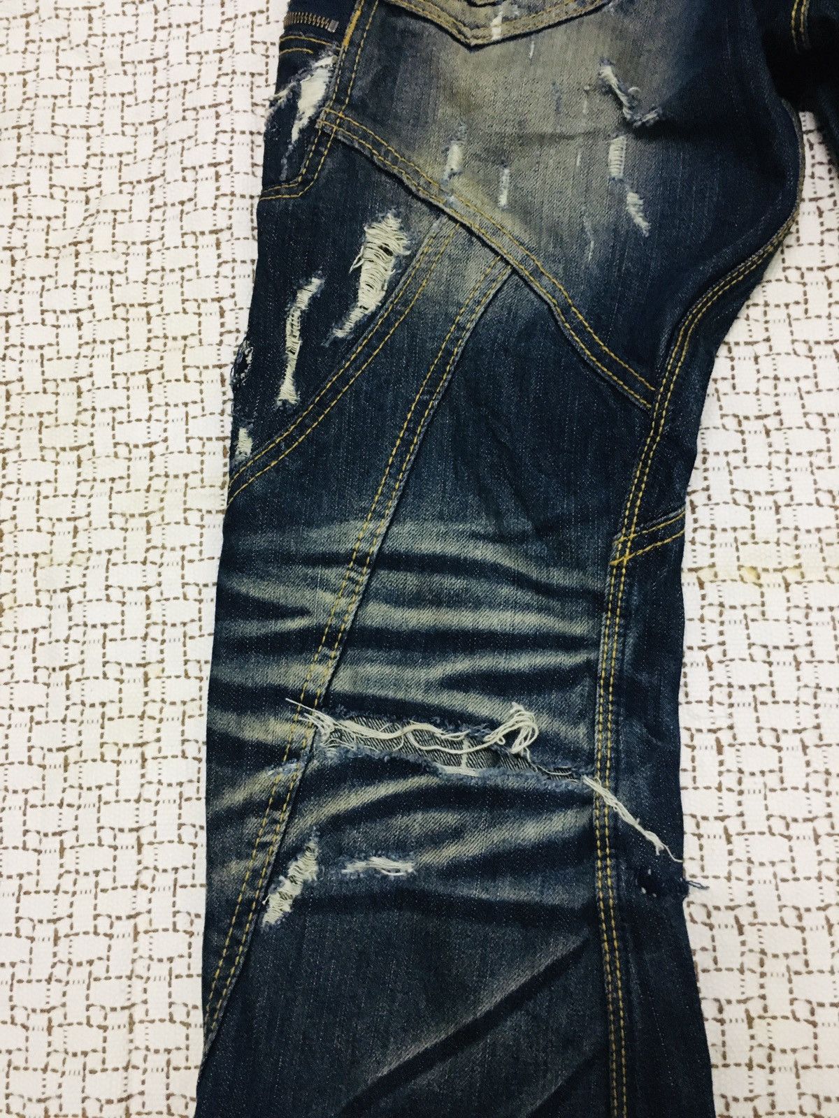 HIDEAWAYS × If Six Was Nine × Le Grande Bleu (L.G.B.) Hideaways Nicole Distressed Flare Jeans (Y01) Size US 32 / EU 48 - 9 Thumbnail