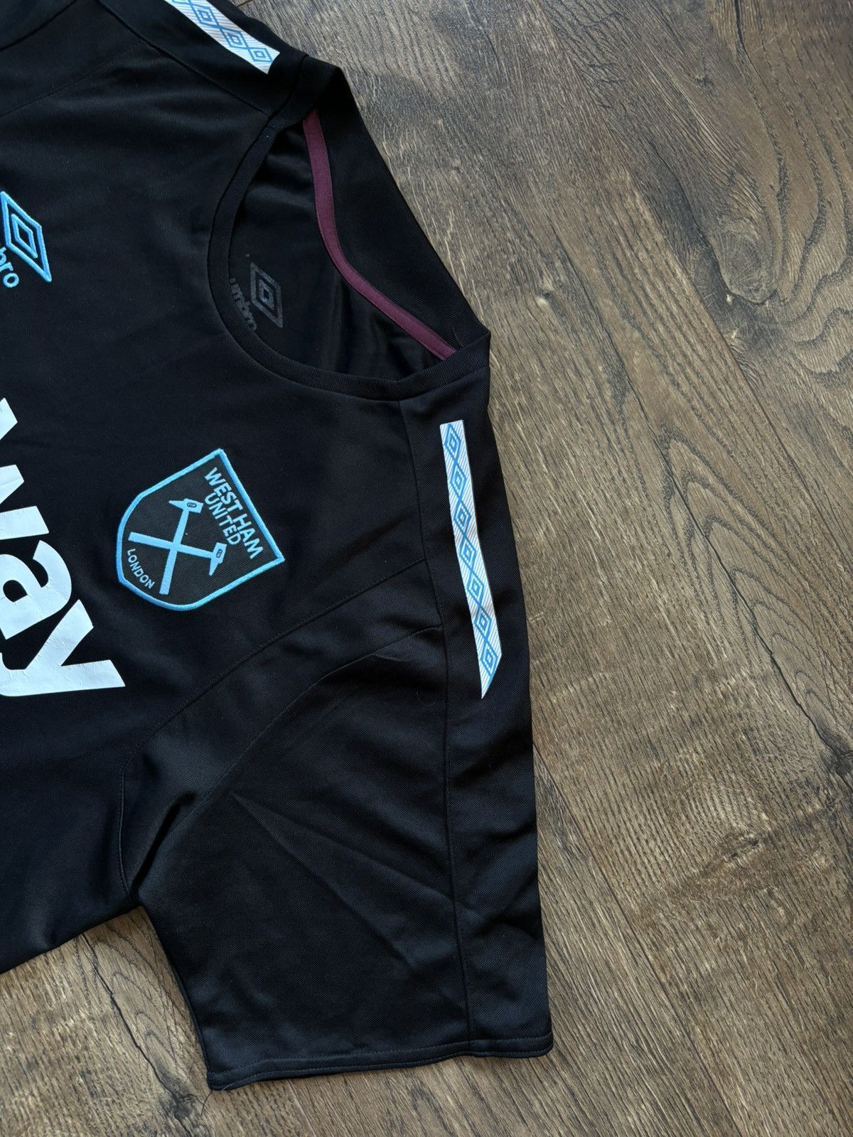 Umbro Jersey West Ham United 2017/2018 Umbro Soocer sz L Size US L / EU 52-54 / 3 - 4 Thumbnail