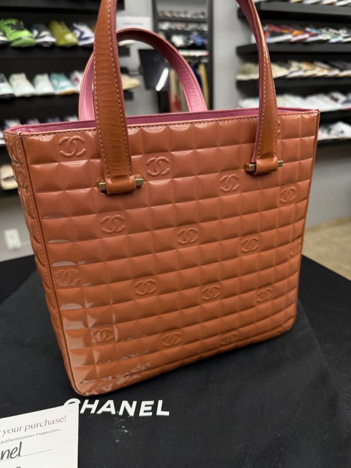 Chanel Authentic CHANEL Brown Chocolate Patent Leather Tote Bag Size ONE SIZE - 7 Thumbnail
