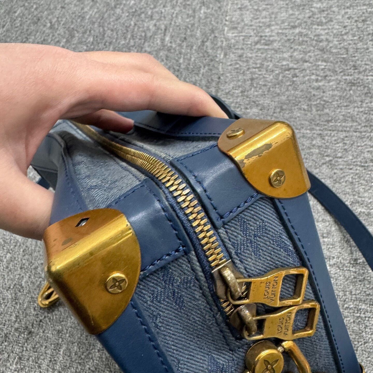 Louis Vuitton louis vuitton blue denim box bag. Size ONE SIZE - 4 Thumbnail