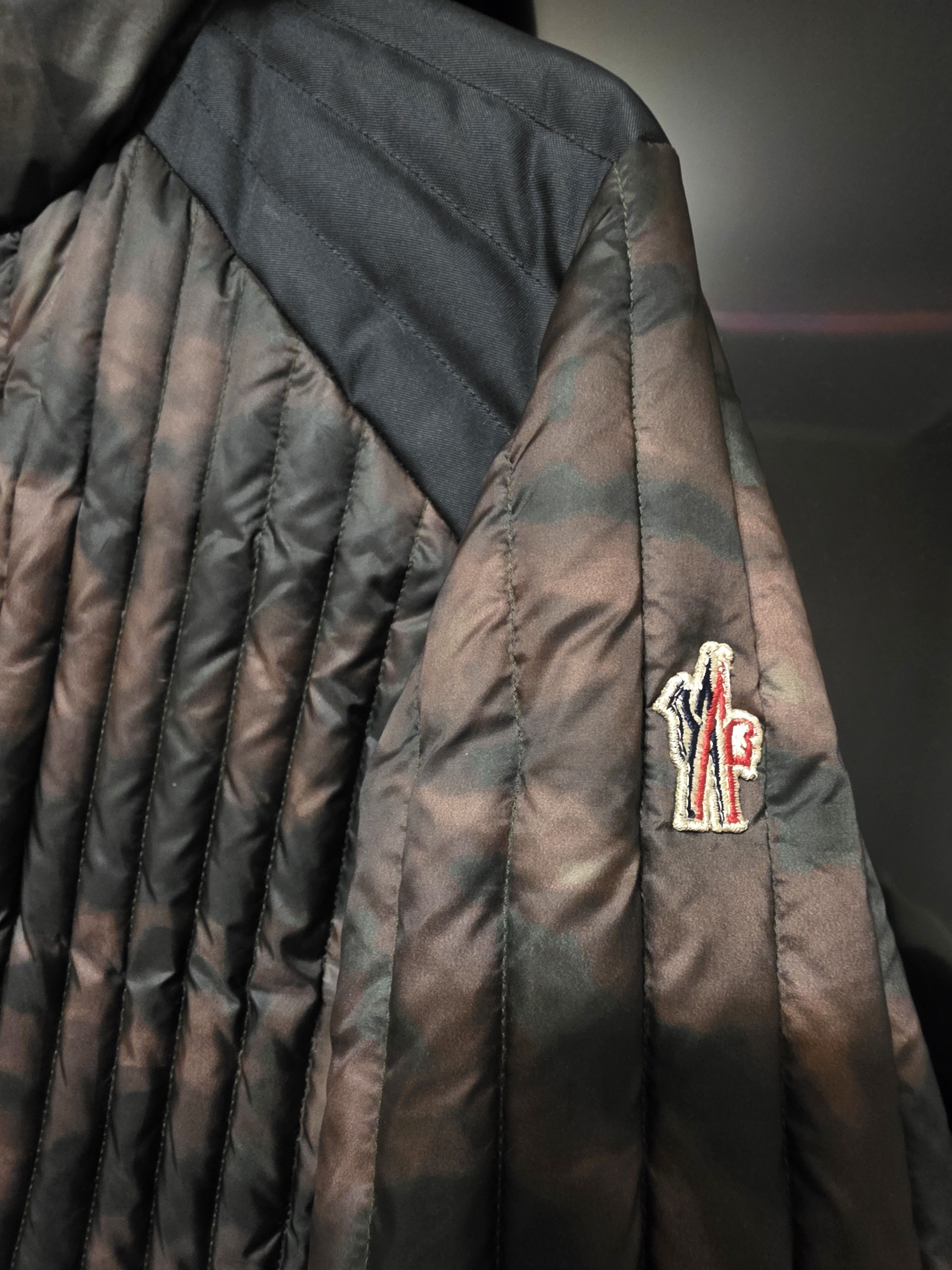 Moncler Grenoble MONCLER Grenoble REDON down jacket with camouflage L Size US L / EU 52-54 / 3 - 2 Thumbnail